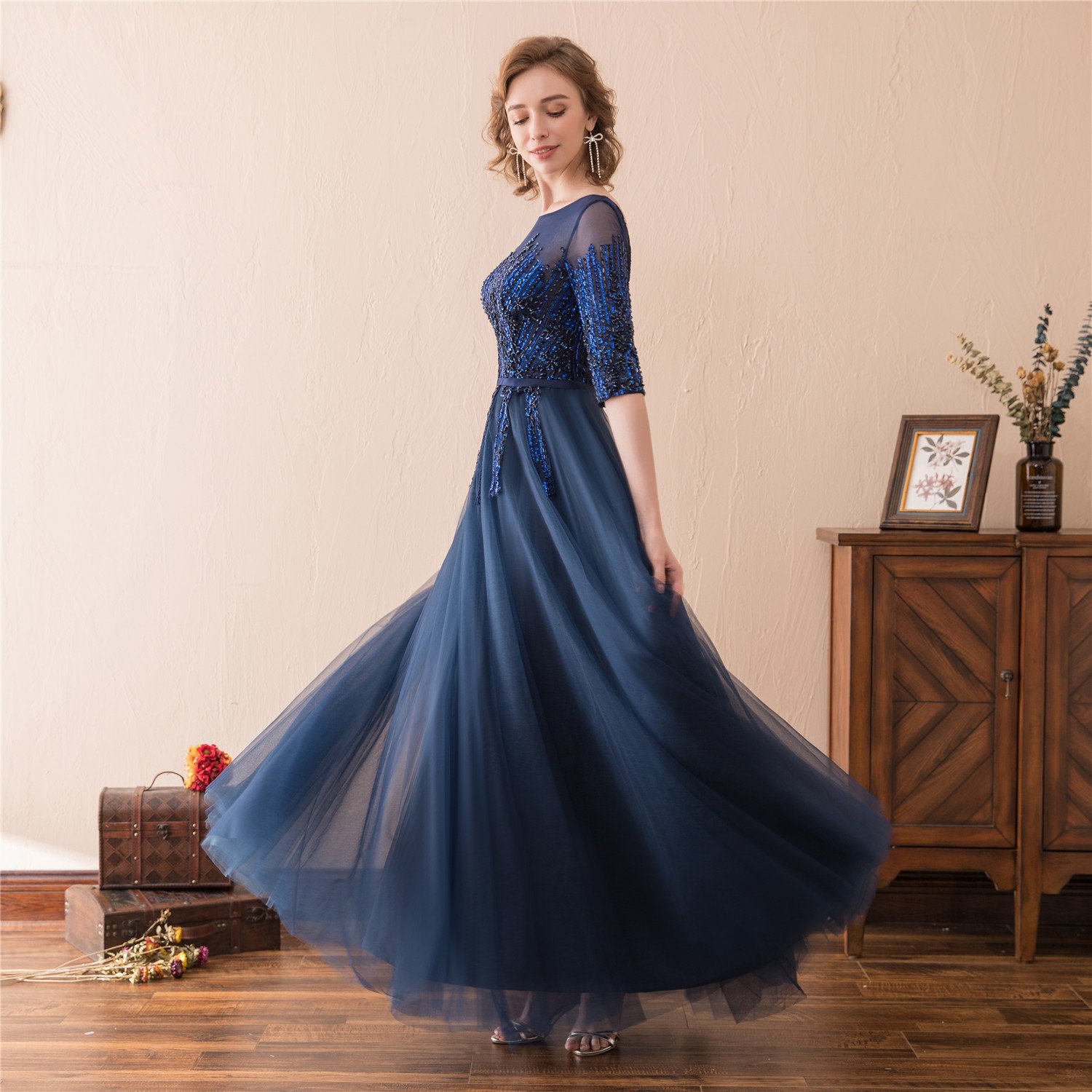 Elegant Women's 1/2 Sleeves Scoop Neck Beaded Sequins Tulle Evening Dress for Prom, Wedding & Special Occasions