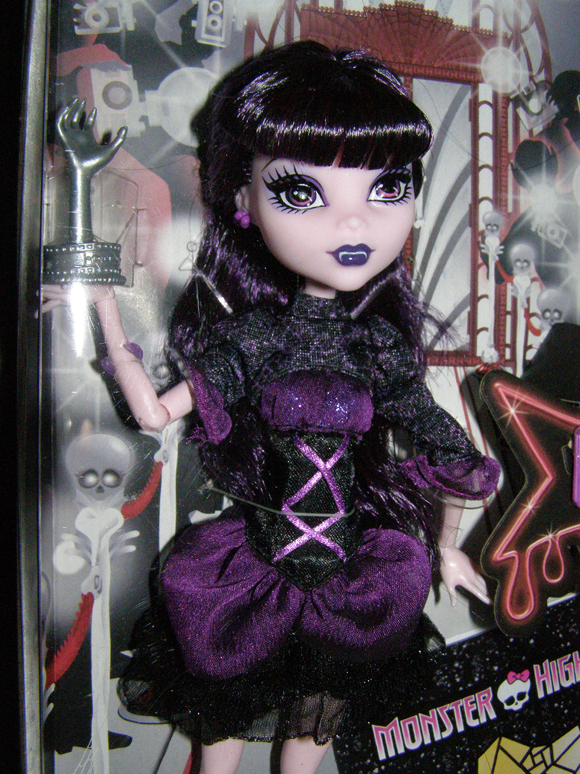 Monster High Frights Camera Action Elissabat Doll - Collectible Fashion Doll for Kids & Fans - Perfect for Playtime, Display & Gifting