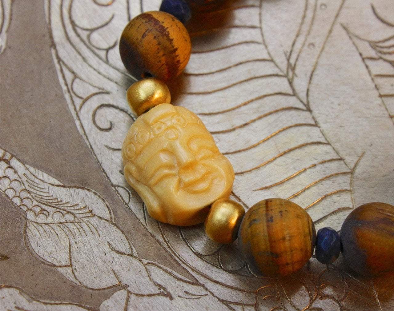 Tiger Eye and Buddha Bead Bracelet for Men & Women - Natural Stone Healing Crystal for Meditation, Stress Relief & Positive Energy - Perfect for Yoga, Mindfulness & Spiritual Gifts