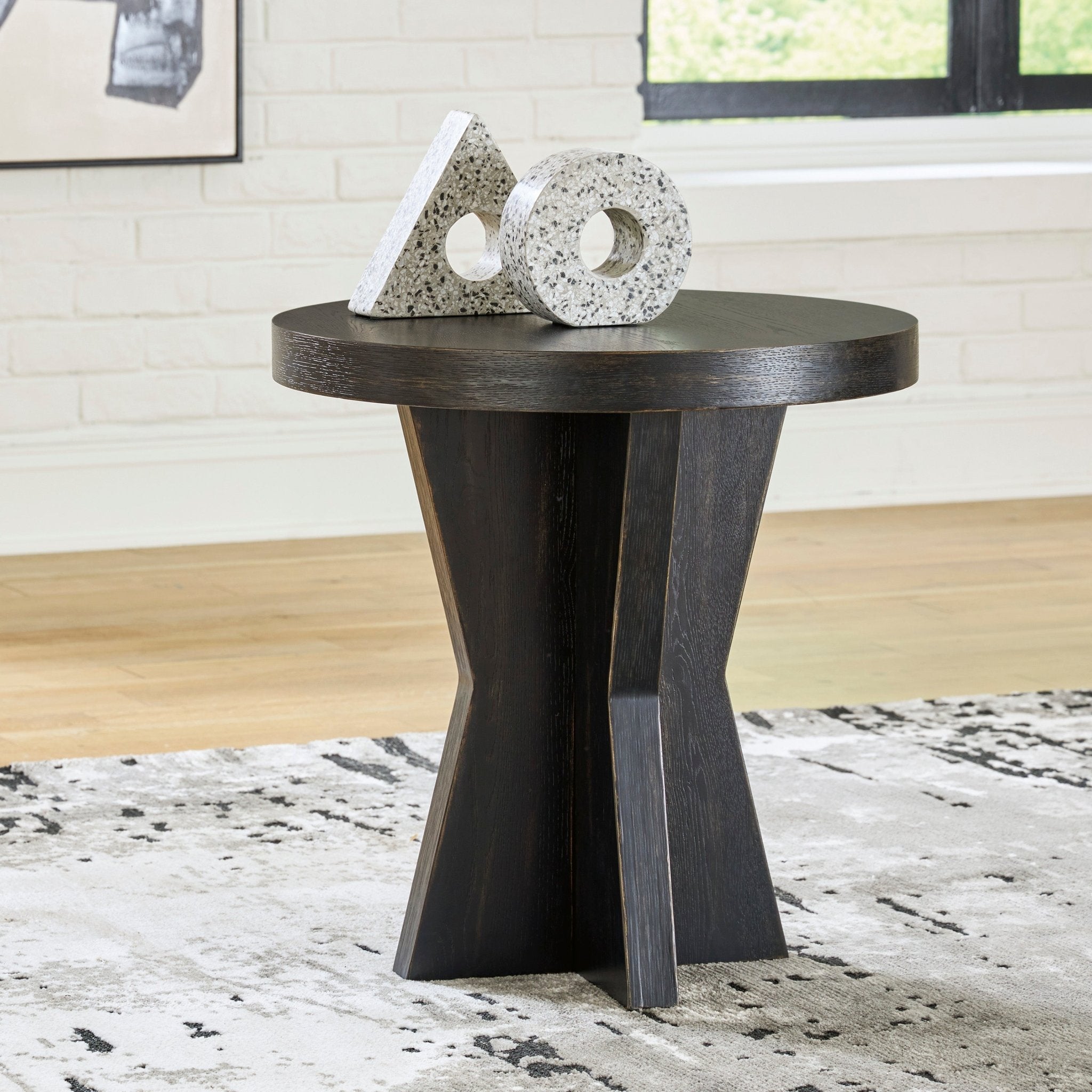 Round End Table with Storage - Modern Side Table for Living Room, Bedroom, or Office - Small Accent Table with Shelf for Home Decor