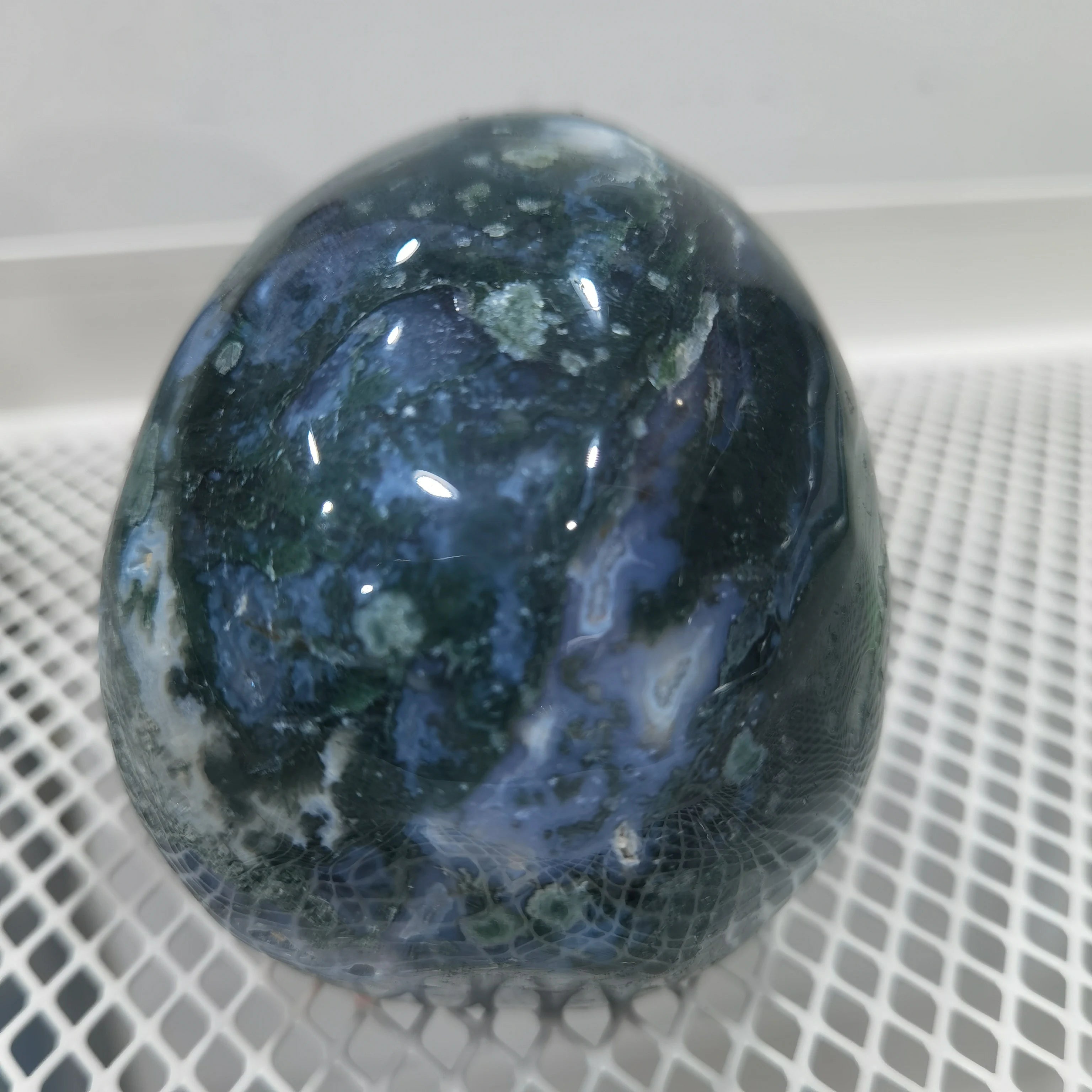 Natural Water Grass Agate Hand Carved Skull Crystal - Healing Stone for Energy Balance, Home & Office Decor, Unique Mineral Craft Gift - Perfect for Meditation Spaces, Yoga Rooms & Spiritual Altars
