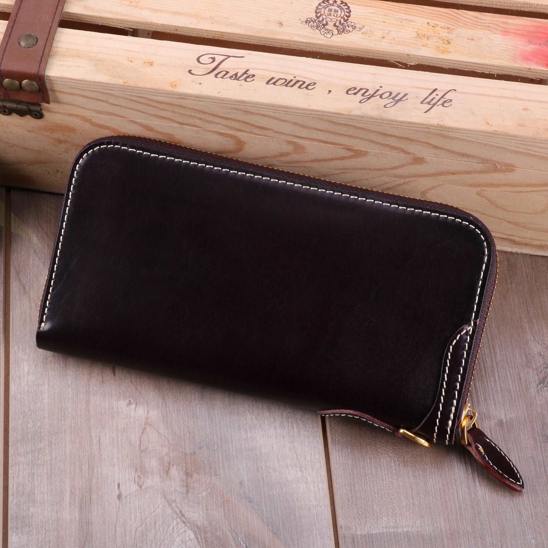 Vintage Leather Zip Wallet for Women - Stylish Retro Design with Multiple Card Slots & RFID Protection - Perfect for Everyday Use, Travel & Gift Giving