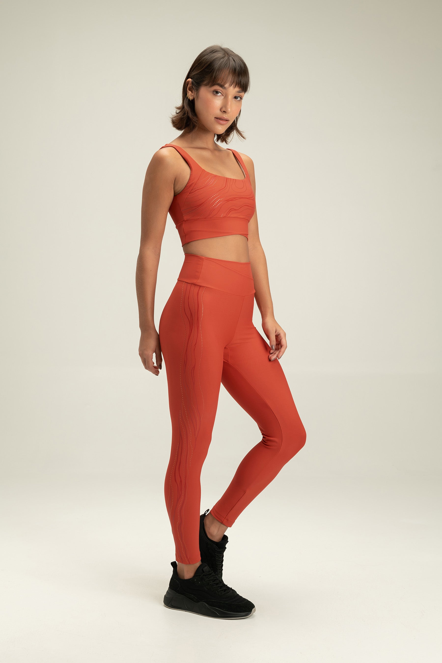 Dots Street Sports Bra for Women - High Support Workout Top for Running, Yoga & Gym - Breathable & Comfortable Activewear for Fitness & Training