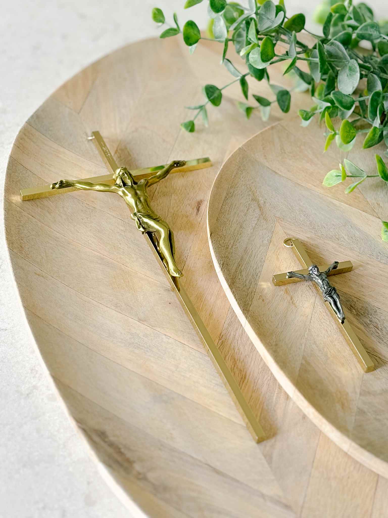 Stunning Metal Crucifix - Religious Cross Pendant for Necklace, Home Decor & Gifts - Perfect for Church, Prayer & Spiritual Protection