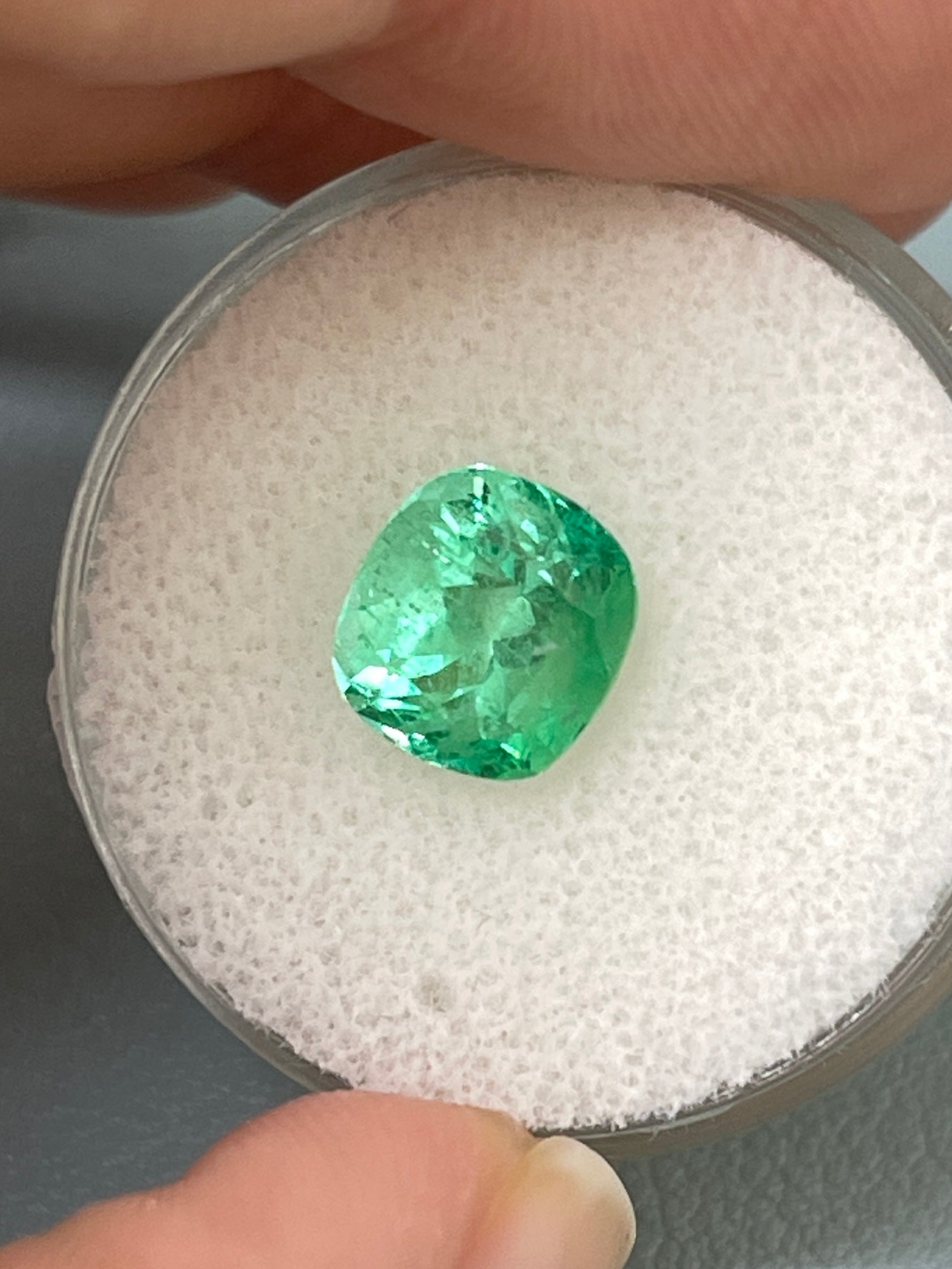 2.31 Carat 8.5x8mm Vibrant Yellowish Green Natural Loose Colombian Emerald Cushion Cut Gemstone for Jewelry Making, Engagement Rings & Collector's Display