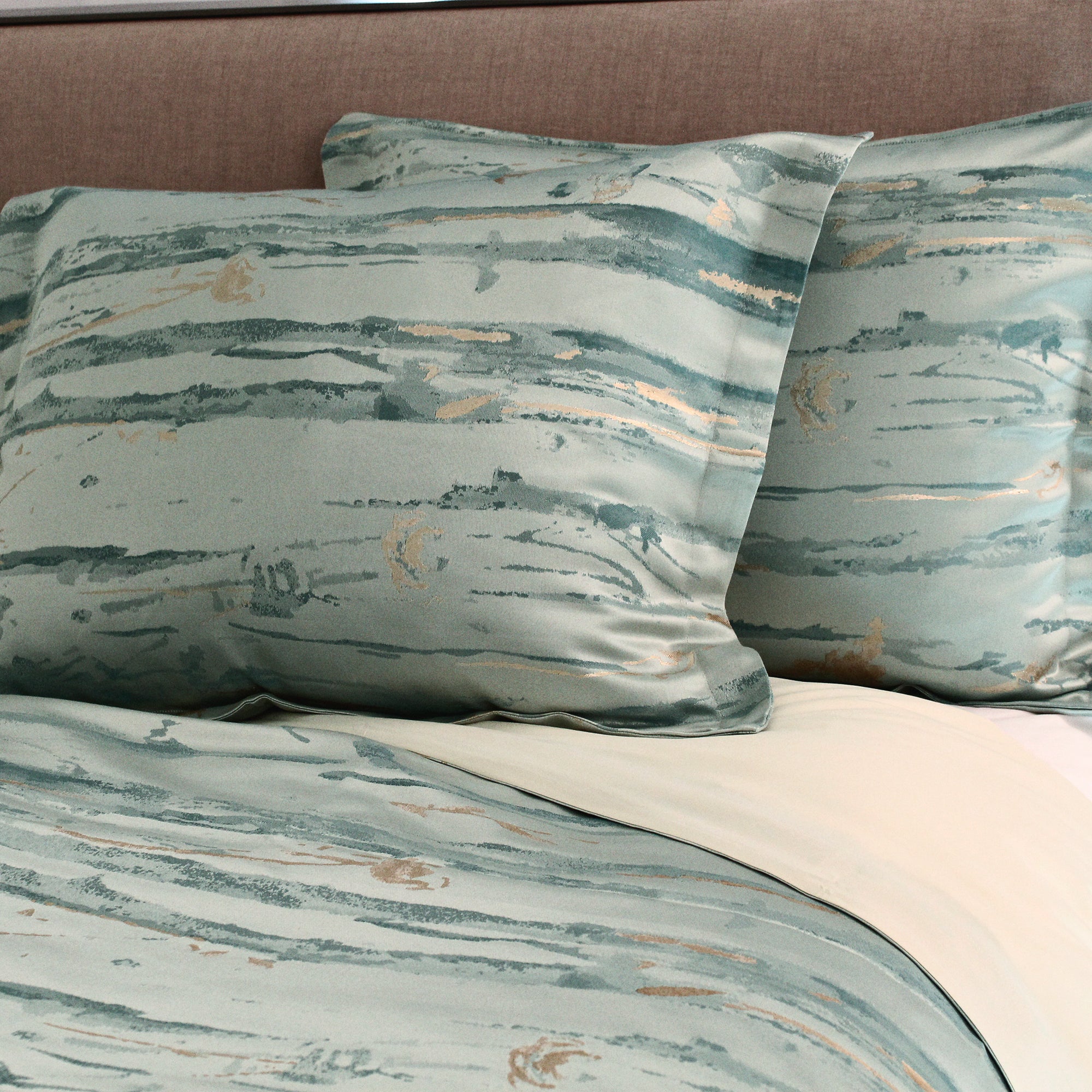Serenity Duvet Set - Soft Luxury Bedding Collection for Comfortable Sleep - Perfect for Master Bedrooms, Guest Rooms & Cozy Home Decor