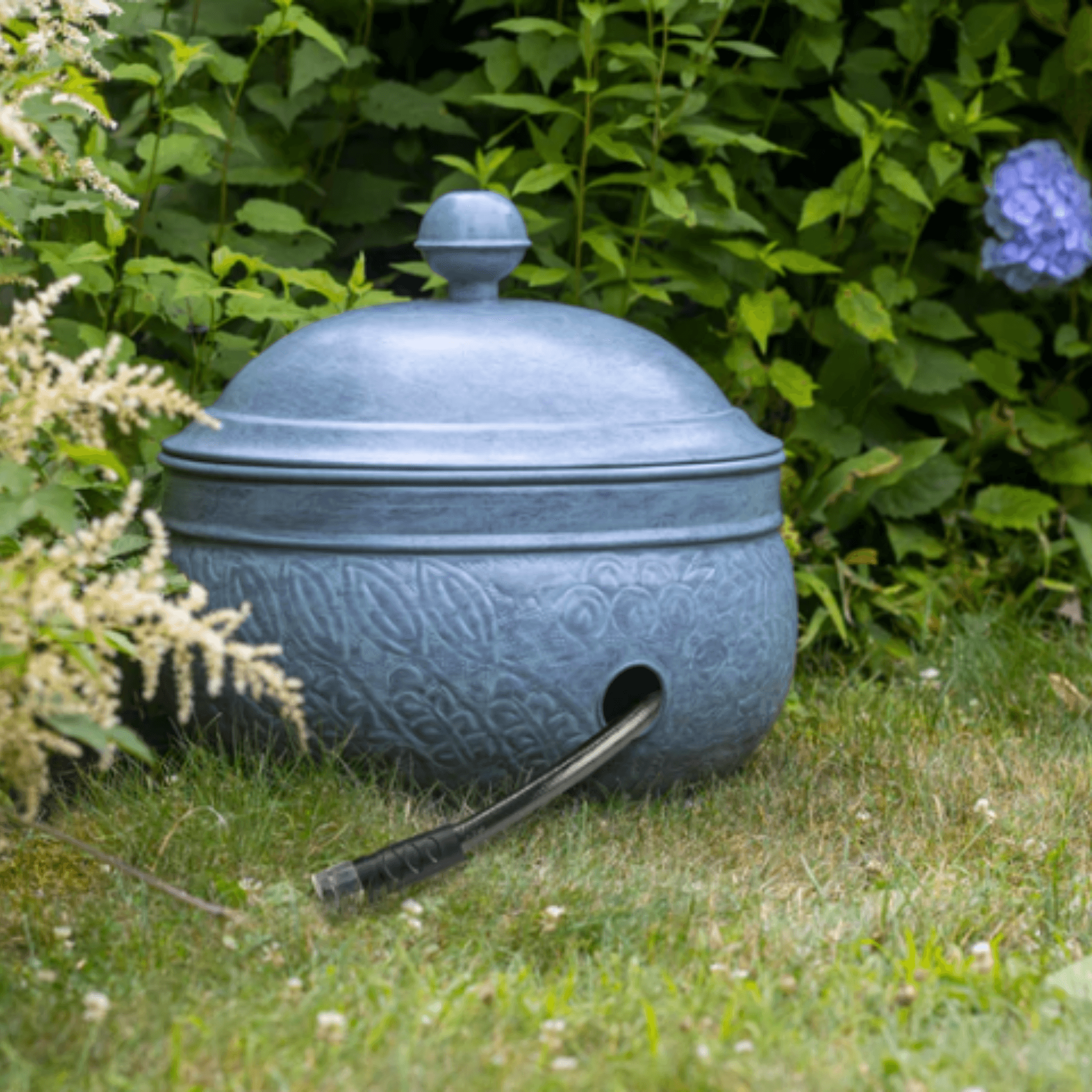 Blue Verde Hose Pot with Lid - Durable Garden Watering Can for Outdoor Plants, Flowers, and Lawns - Perfect for Gardening, Yard Work, and Home Irrigation