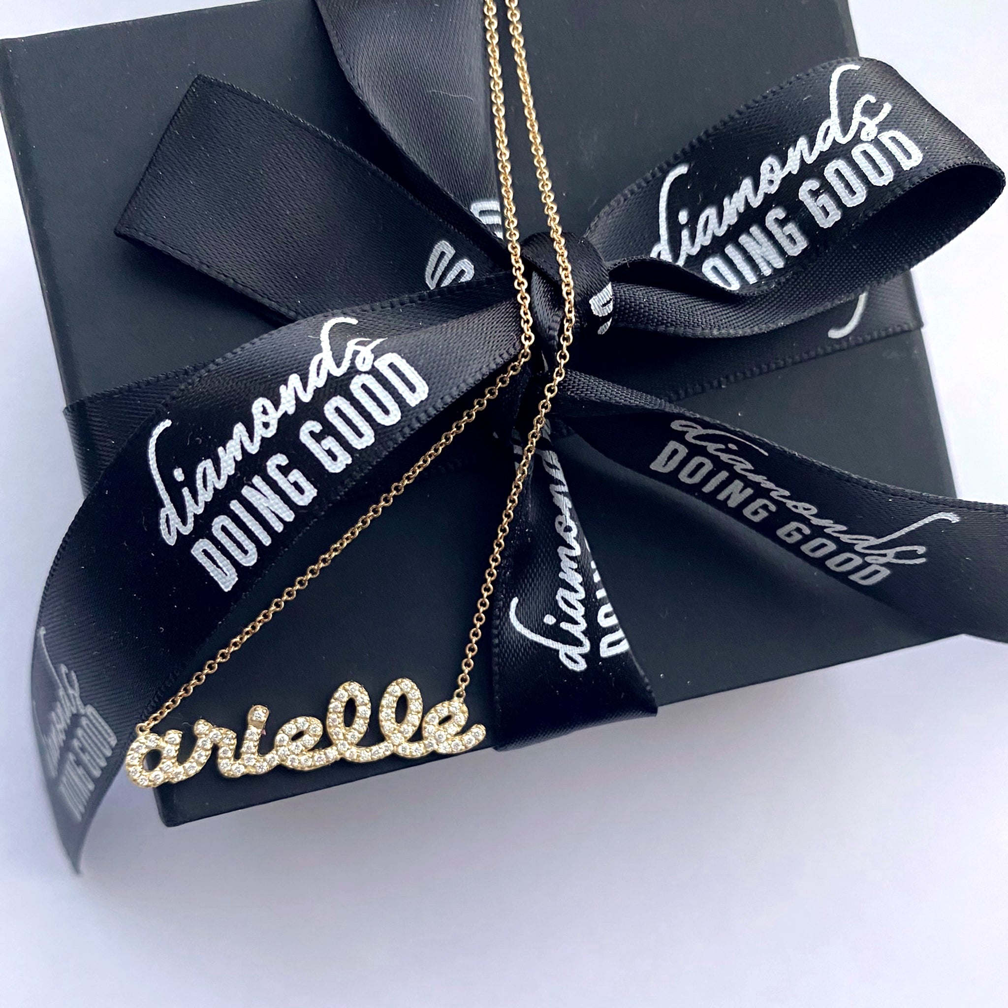 Personalized Diamond Script Name Necklace - Custom Gold/Silver Nameplate Jewelry for Women - Perfect Gift for Birthday, Anniversary & Valentine's Day