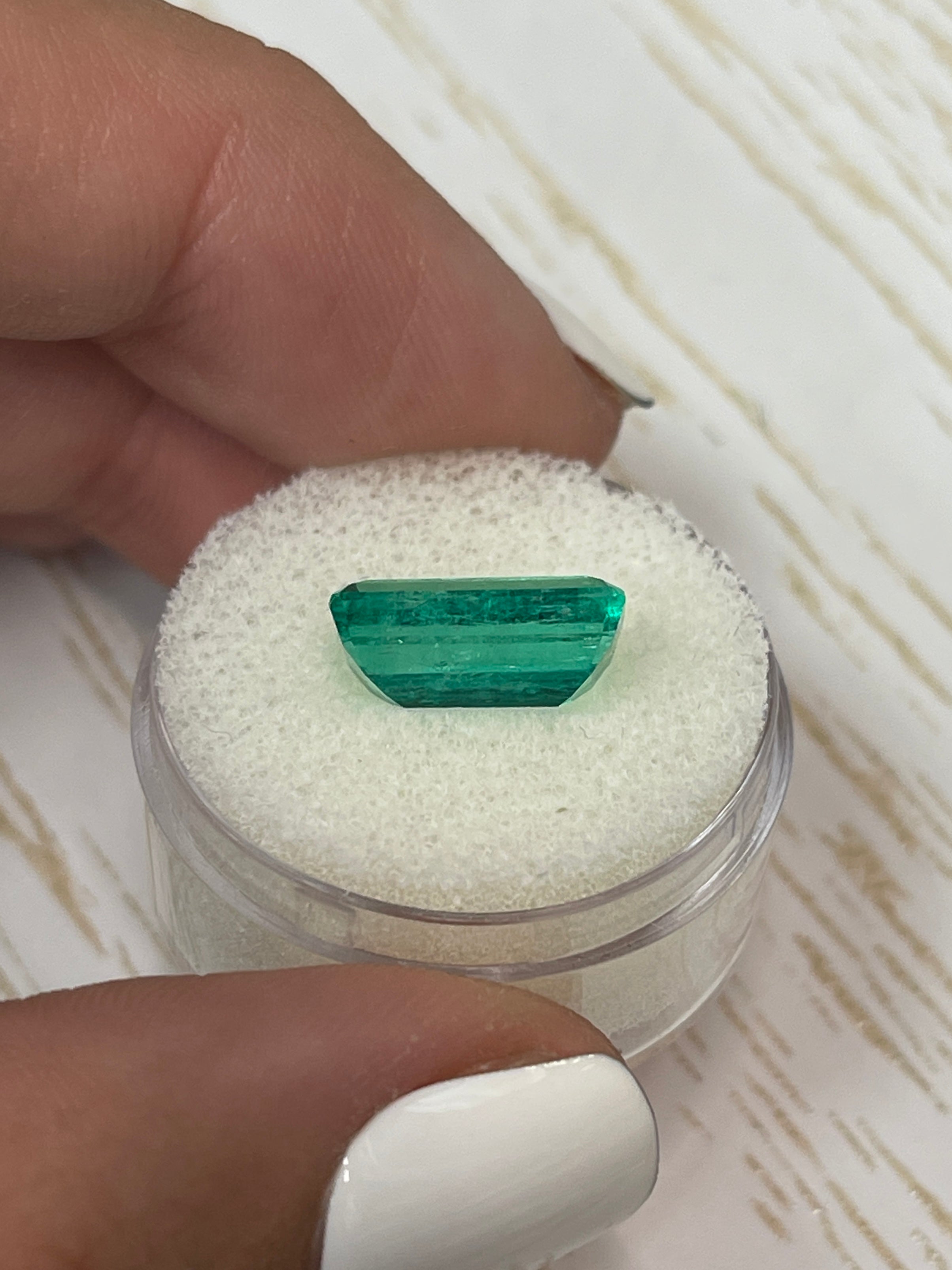4.26 Carat Vivid Bluish Green Natural Colombian Emerald - 13x7mm Elongated Emerald Cut Loose Gemstone for Jewelry Making & Engagement Rings