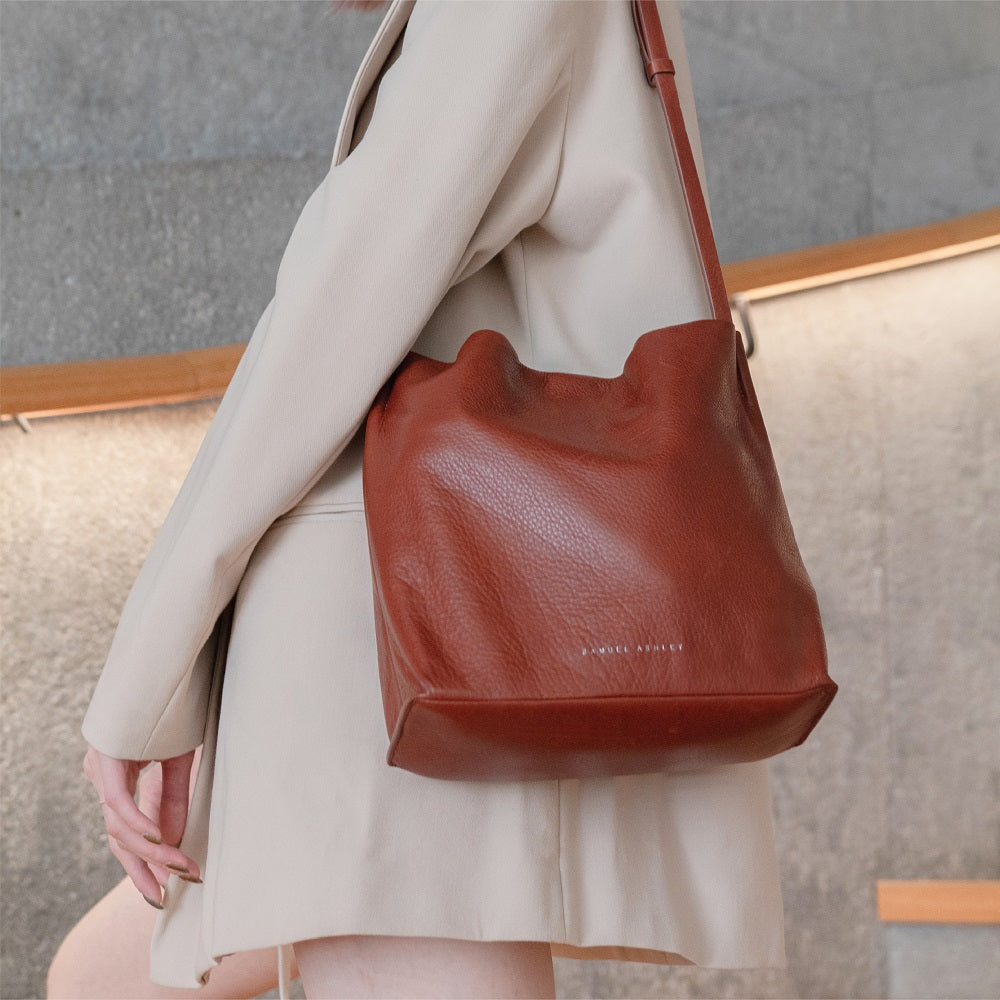 Stylish Poppy Leather Crossbody Bag for Women - Fashionable Vegan Leather Purse with Adjustable Strap, Perfect for Daily Use, Travel & Shopping