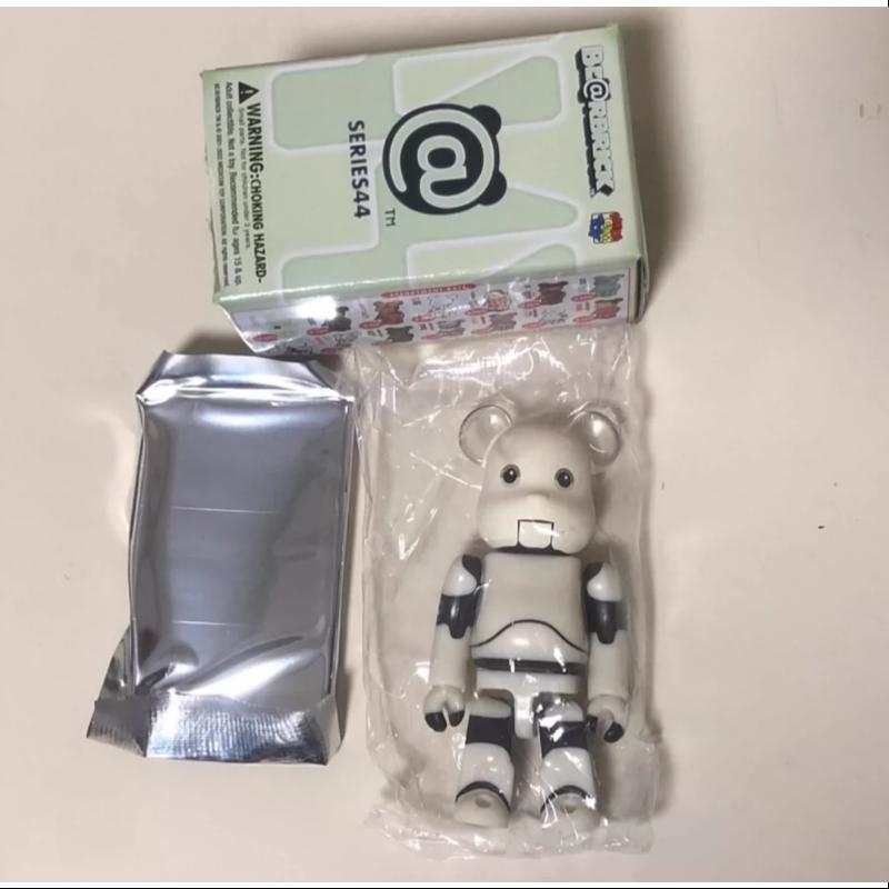 Bearbrick Series 44 ARTIST Junk Head 100% Collectible Vinyl Figure - Limited Edition Art Toy for Display & Collection, Perfect for Home Decor, Office Decoration, and Anime Fans Gift