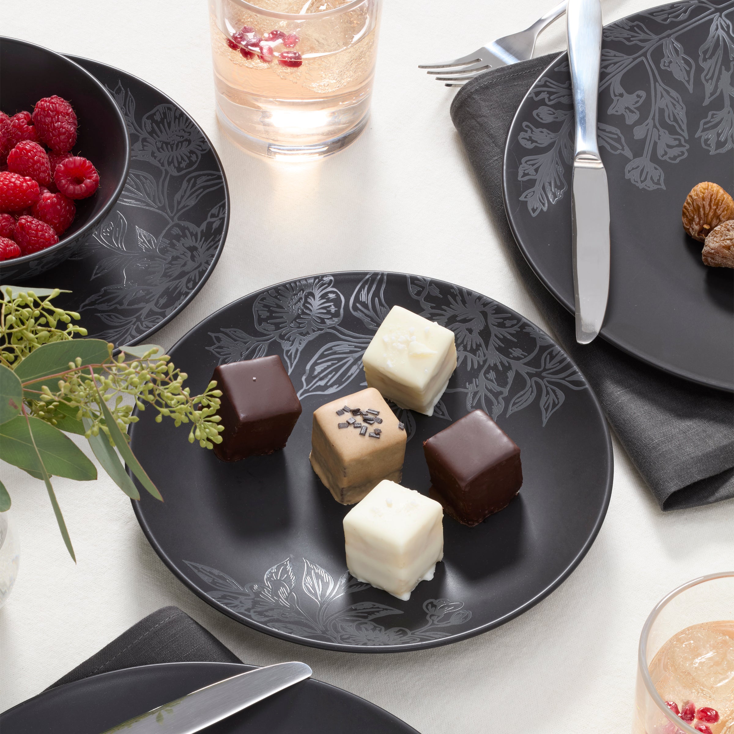 Roseto Charcoal 12-Piece Dinnerware Set - Elegant Stoneware Plates, Bowls & Mugs for Everyday Dining, Dinner Parties & Family Gatherings