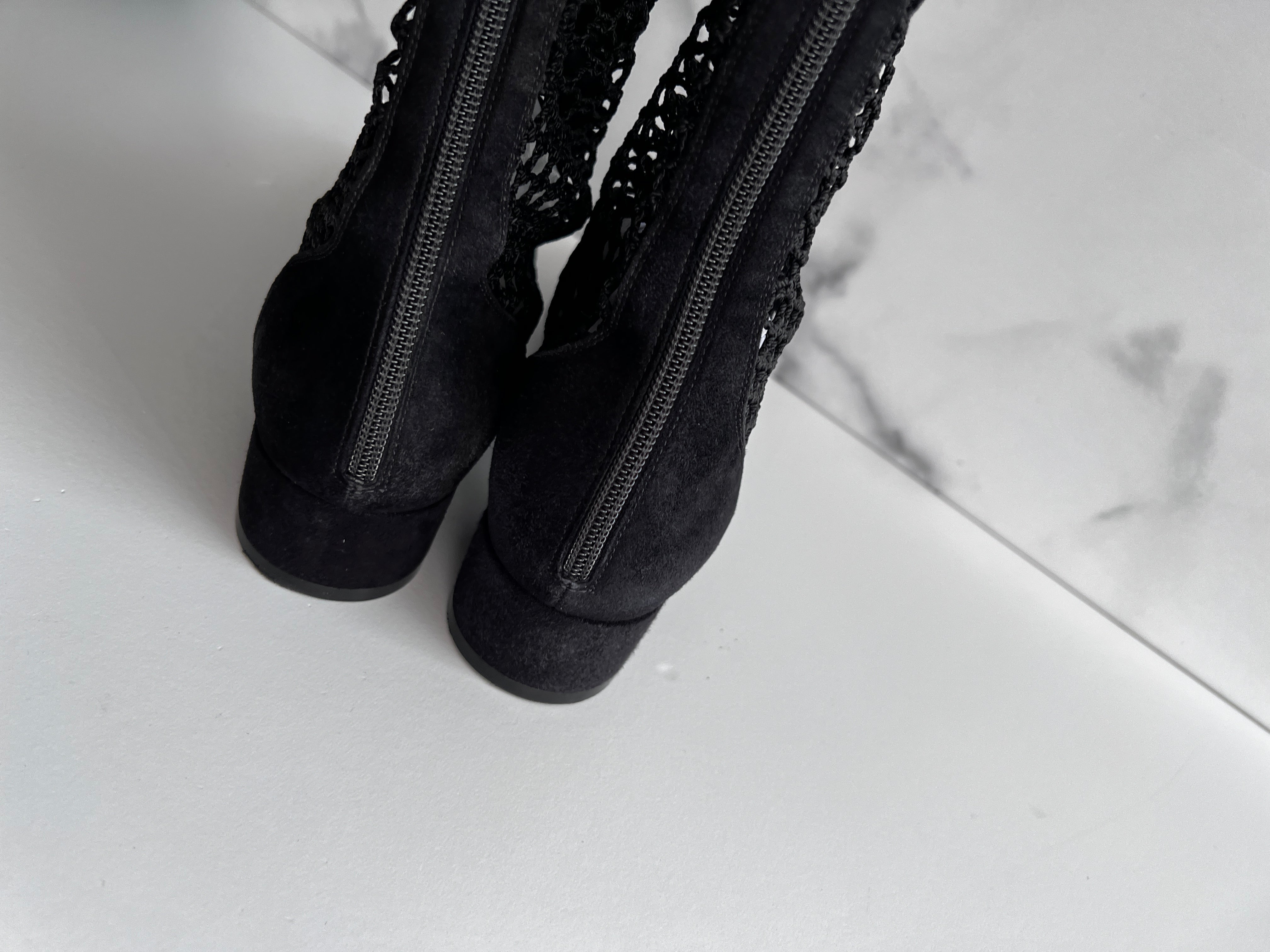 Dior Black Leather Ankle Boots for Women - Stylish & Comfortable Winter Fashion Footwear for Casual Outings & Office Wear