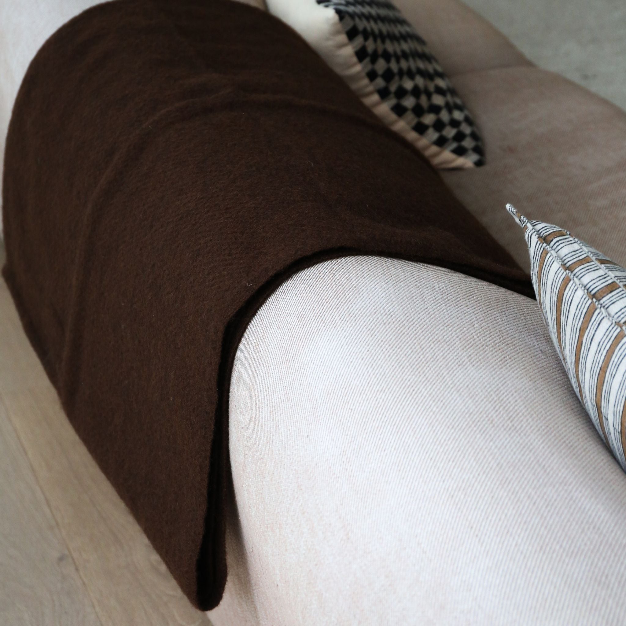 Premium Klippan Gotland Wool Throw Blanket - Soft & Warm Walnut Brown - Cozy Home Decor for Sofa, Bed & Winter Nights