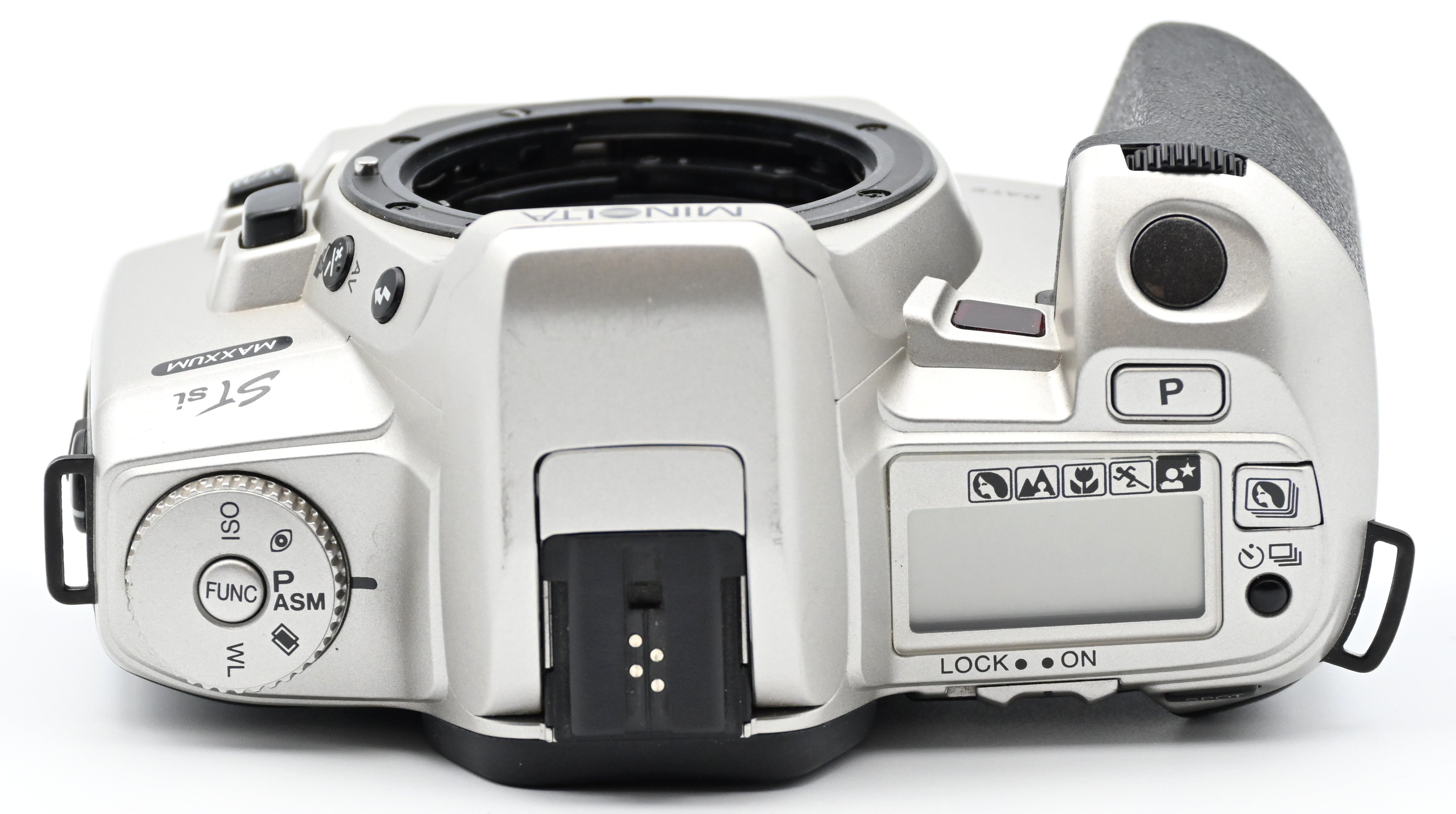 Used Minolta ST si Maxxum 35mm SLR Film Camera with Sigma 28-200mm f/3.5-5.6 Aspherical IF DL Hyperzoom Macro Lens - Perfect for Vintage Photography, Film Enthusiasts & Collectors