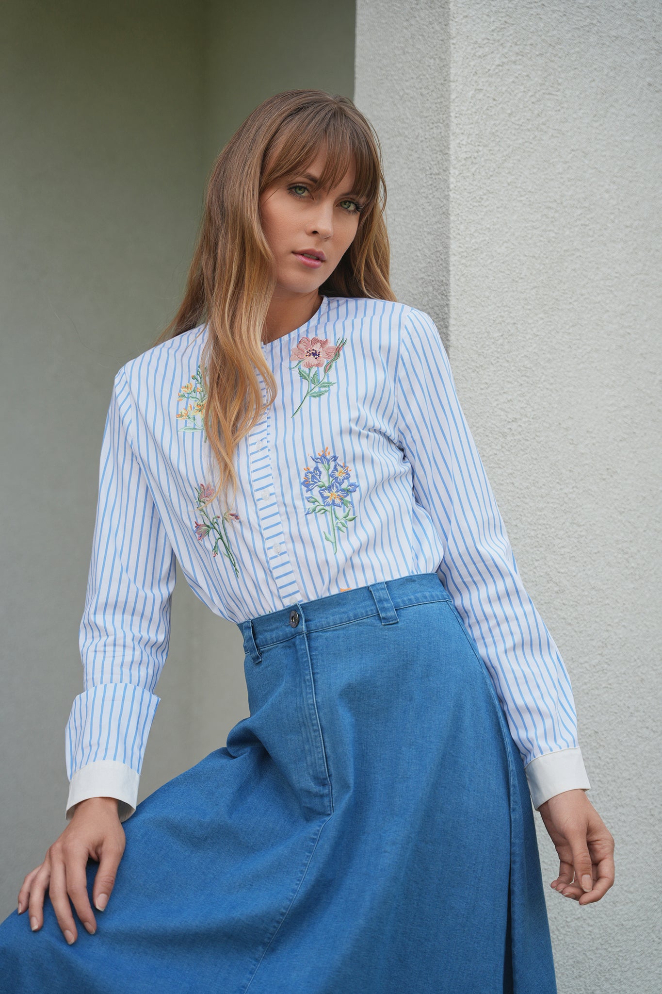 Stylish Embroidered Striped Blouse for Women - Fashionable Casual & Office Wear - Perfect for Spring/Summer Outfits & Special Occasions