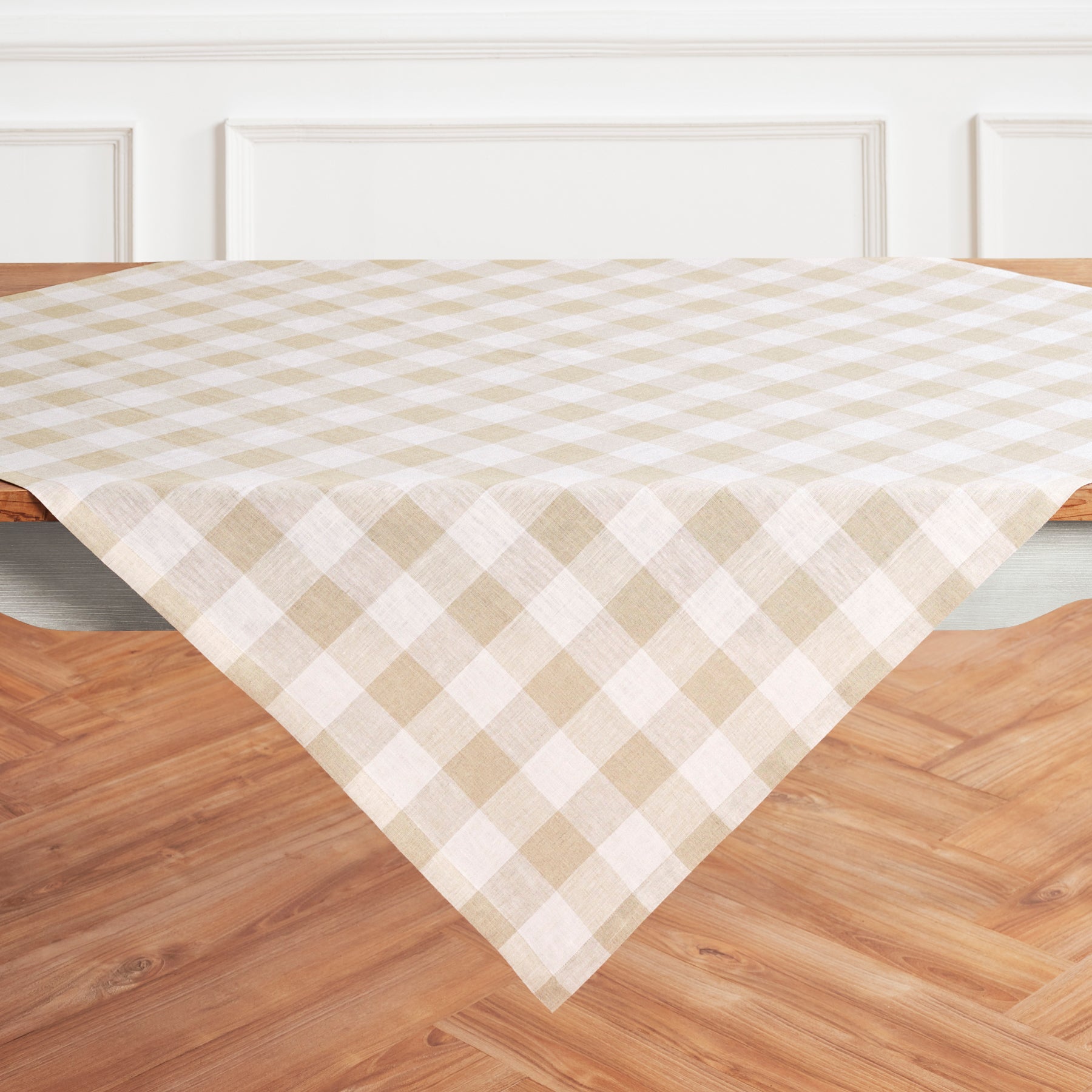 Buffalo Check Table Throw - Soft & Stylish Plaid Table Cover for Dining Room, Kitchen, or Outdoor Picnic - Perfect for Holiday Decor & Cozy Gatherings