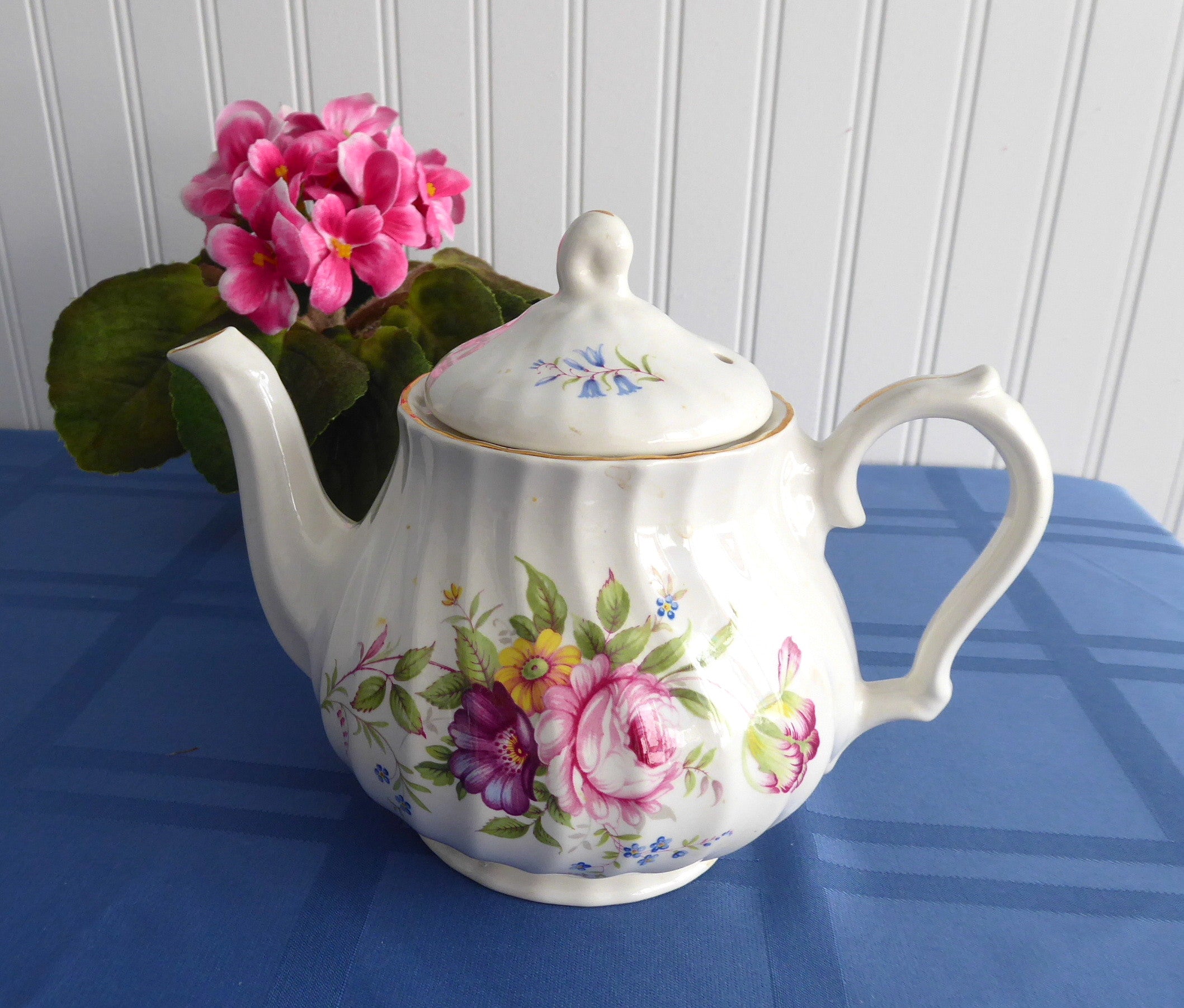 Vintage 1960s Royal Park England Bone China Teapot with Floral Molded Swirl Design - Perfect for Afternoon Tea, Collectible Home Decor & Gift for Tea Lovers