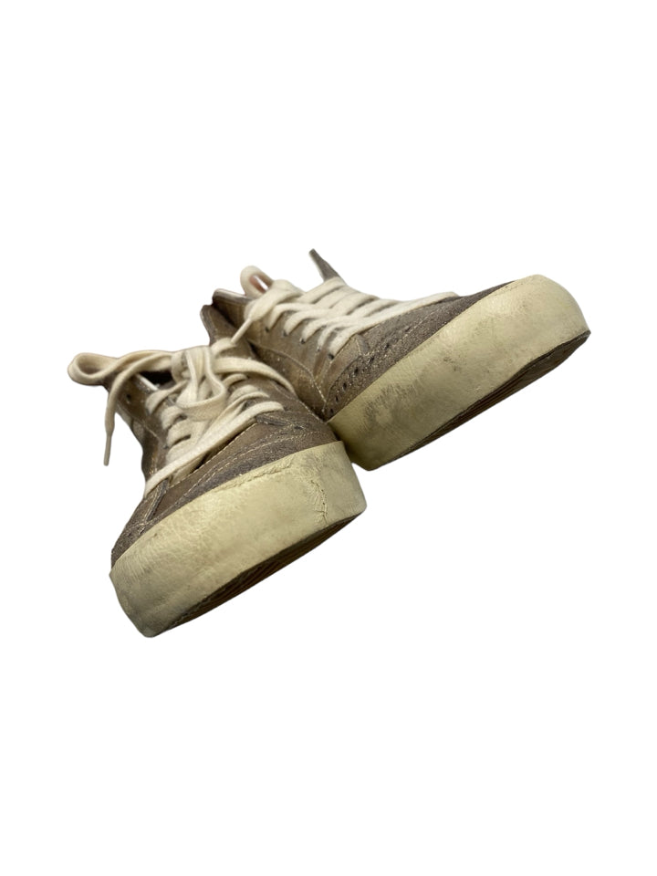 Golden Goose Midstar Metallic Wing Tip Sneakers for Women - US Size 9 (EU 39) | Fashionable Distressed Leather Shoes with Metallic Accents - Perfect for Casual Outfits, Street Style & Everyday Wear