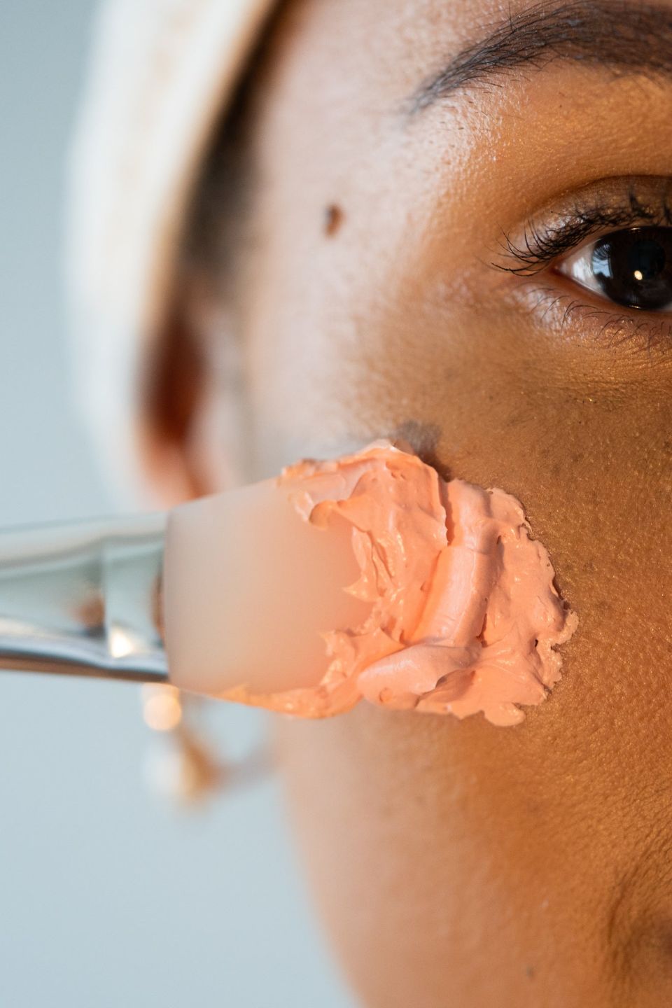 Angled Silicone Makeup Brush for Foundation & Concealer - Perfect for Flawless Face Makeup Application