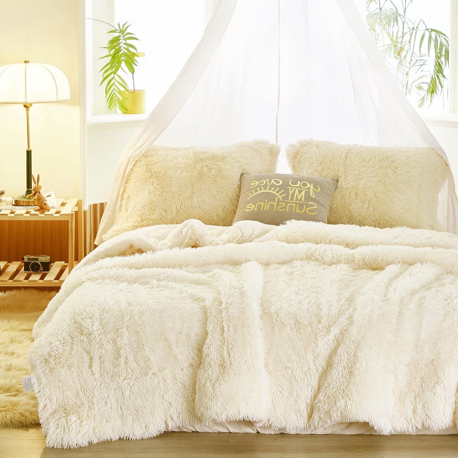 Luxury Faux Fur Shaggy Comforter Set Full/Queen Size - Ultra Soft & Warm Reversible Plush Sherpa Bedding (Beige, 3-Piece: 1 Comforter + 2 Pillow Shams) - Cozy Winter Bedroom Upgrade for Master Bedroom, Guest Room & Dorm
