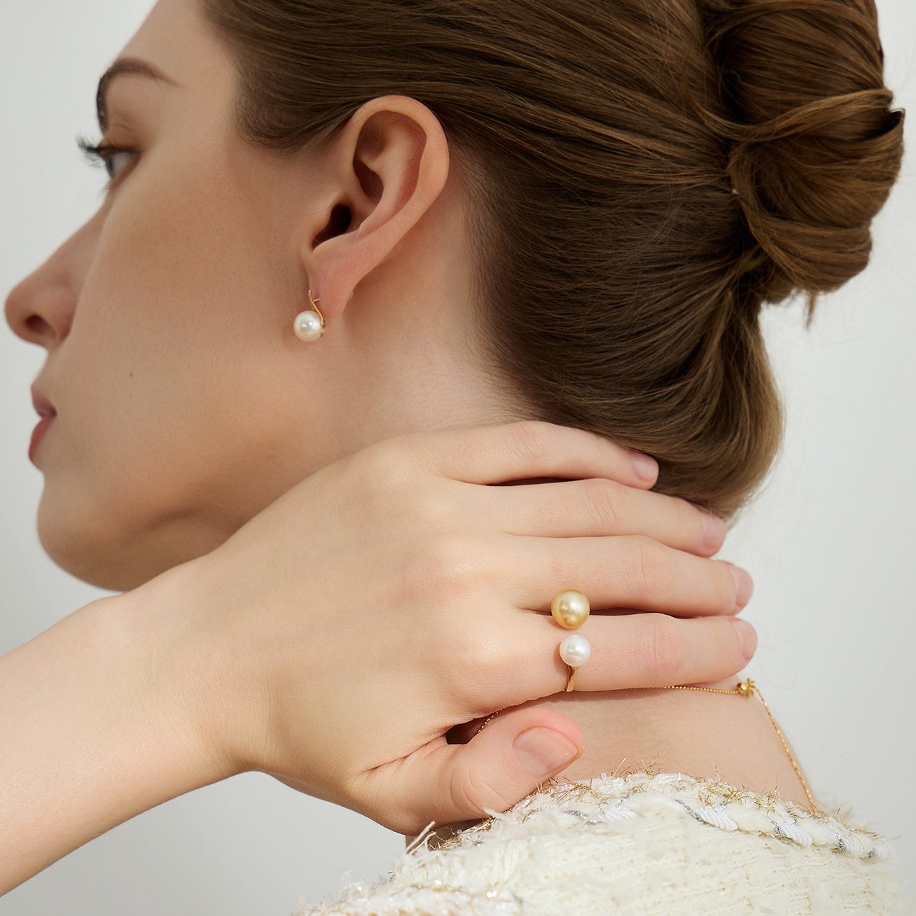 18K Gold Southsea & Akoya Pearls Ring KR00092 | Elegant Pearl Jewelry for Women | Perfect for Weddings, Anniversaries & Special Occasions