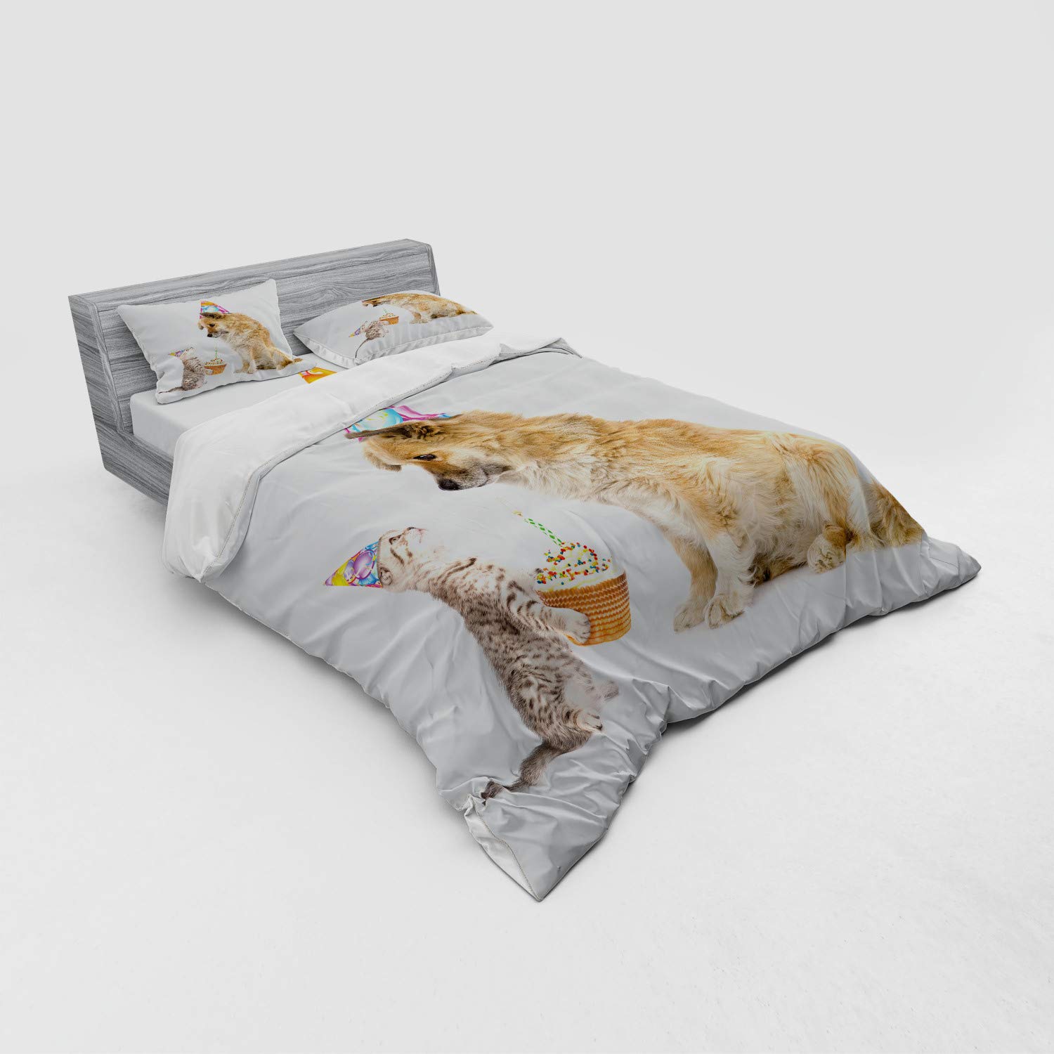 Ambesonne 4-Piece Queen Size Duvet Cover Set - Cat & Dog Pet Lovers Birthday Theme with Cupcake & Candle Design, Multicolor Bedding Set Includes Shams & Fitted Sheet - Perfect for Birthday Parties, Pet-Themed Bedrooms & Gift Giving