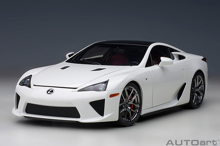 AUTOart 1:18 Scale Lexus LFA Diecast Model Car - Whitest White Exterior with Carbon Fiber Roof - Perfect for Collectors, Display & Racing Enthusiasts