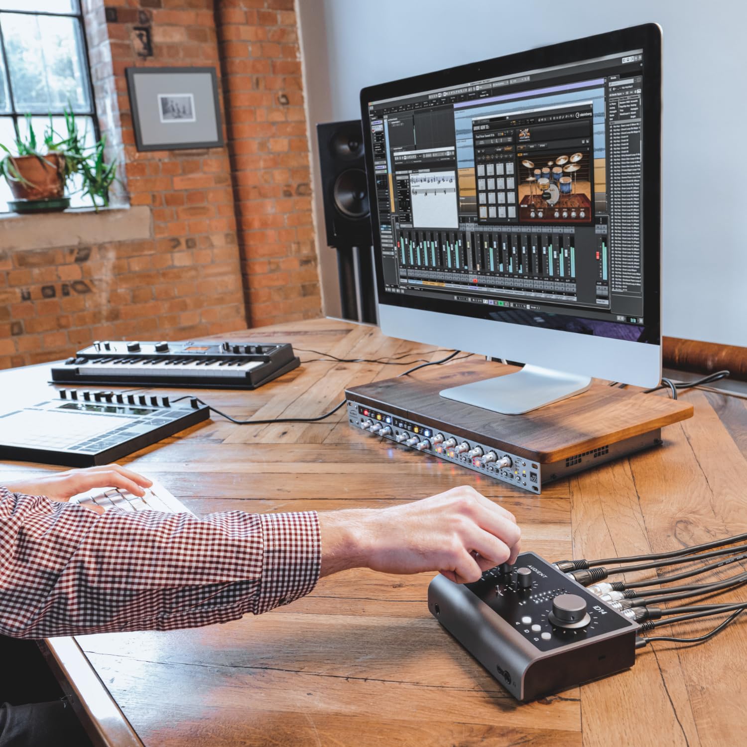 Audient iD14 MKII USB Audio Interface - 2 Class-A Mic Preamps, USB-C Connectivity, Monitor Mix Control & Dual Headphone Outputs for Home Studio Recording, Podcasting & Music Production (Black)