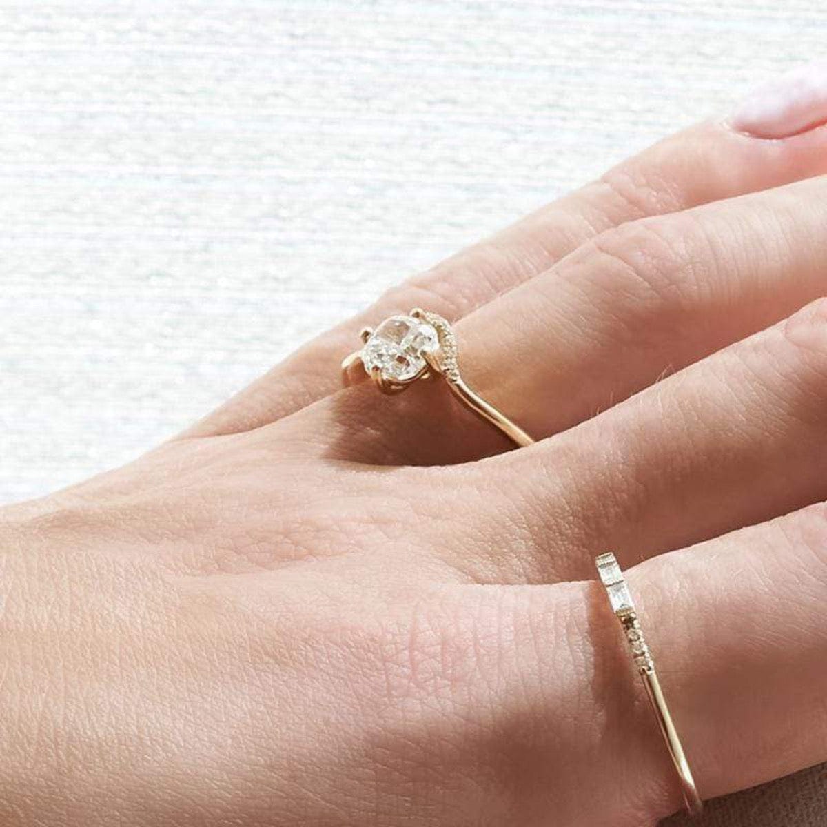 Exquisite Cushion Cut Diamond Crown Ring for Women - Elegant Wedding, Engagement & Anniversary Jewelry Gift - Perfect for Bridal, Party & Special Occasions