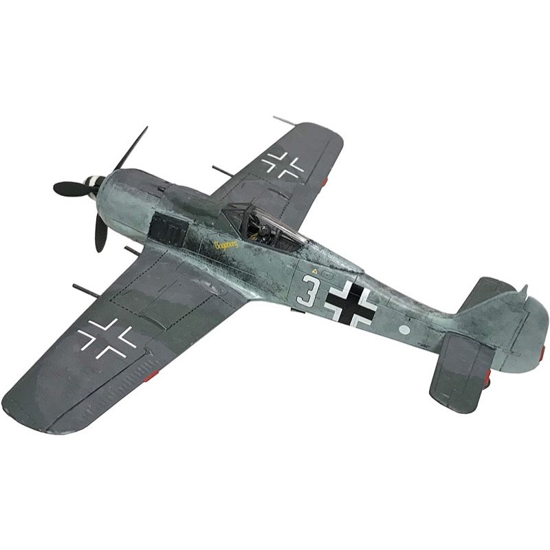 Airfix A01020A 1/72 Scale Focke Wulf Fw190A-8 Model Kit - WW2 German Fighter Aircraft for Collectors & Hobbyists | Perfect for Display, Dioramas & Historical Reenactments