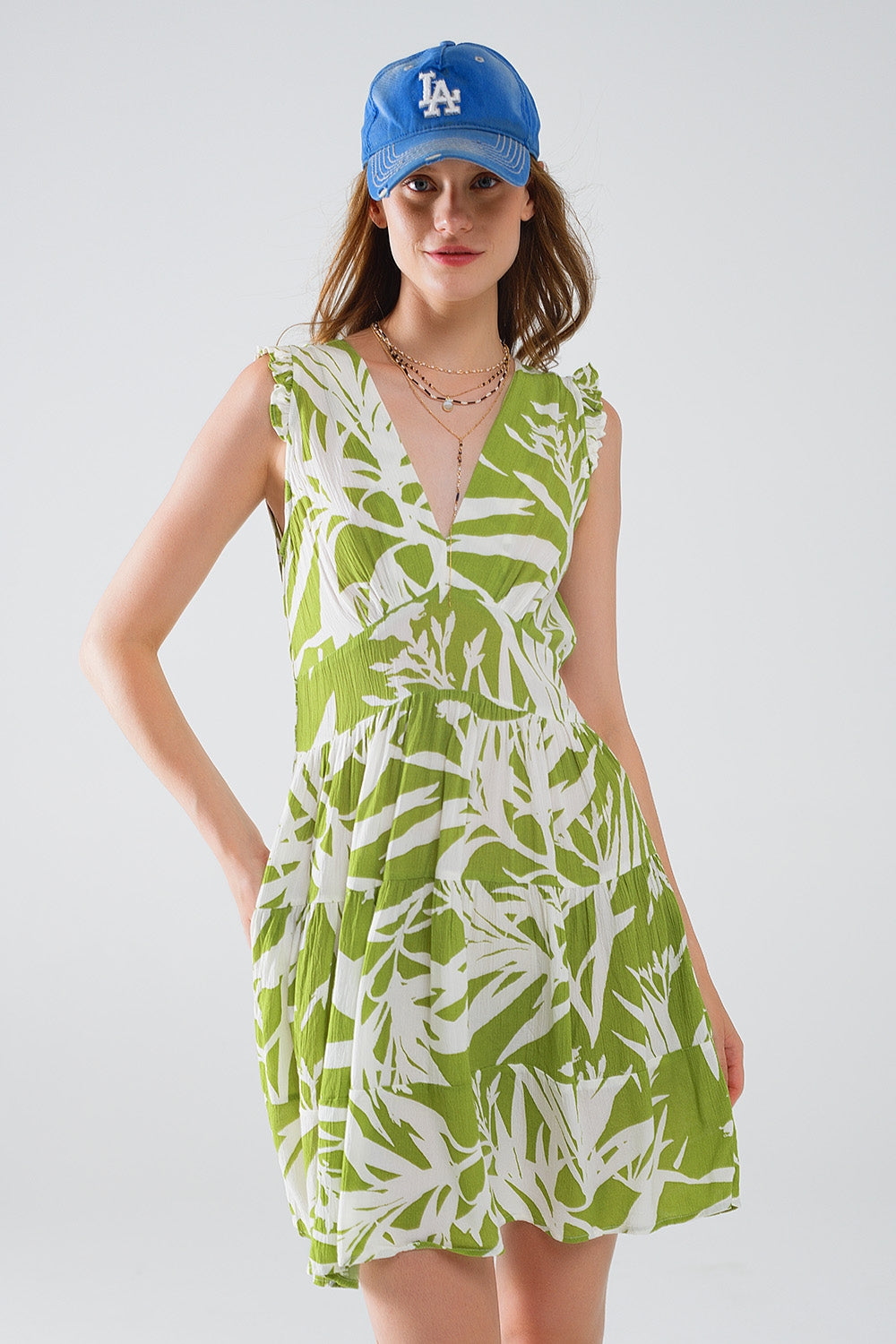 Green Short Robe with Tropical Palm Print - Lightweight Loungewear for Beach, Pool & Spa Relaxation
