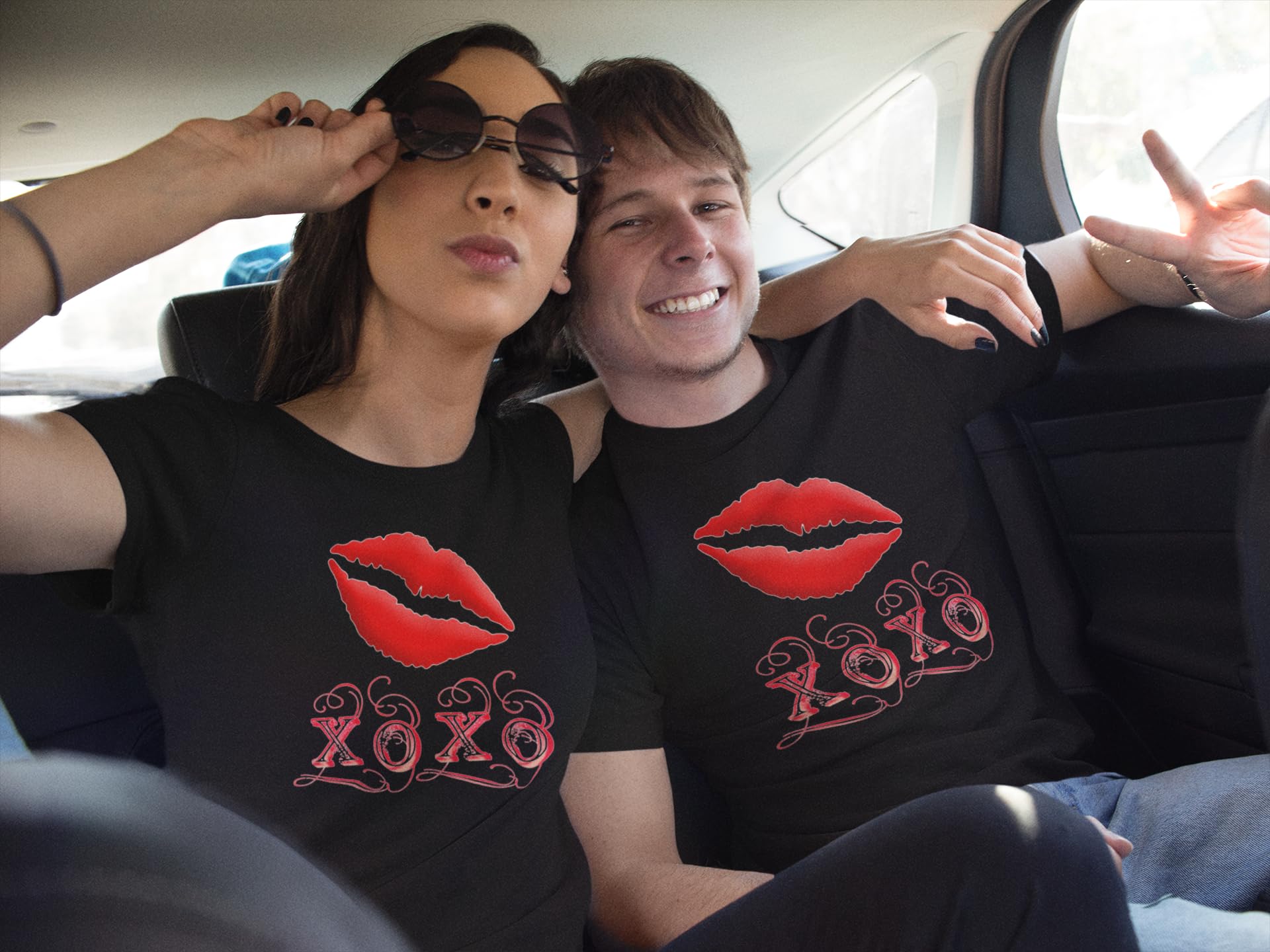 Valentine's Day Shirts for Men - Romantic XOXO T-Shirt Gift for Boyfriend - Perfect for Date Night & Couples Photoshoots