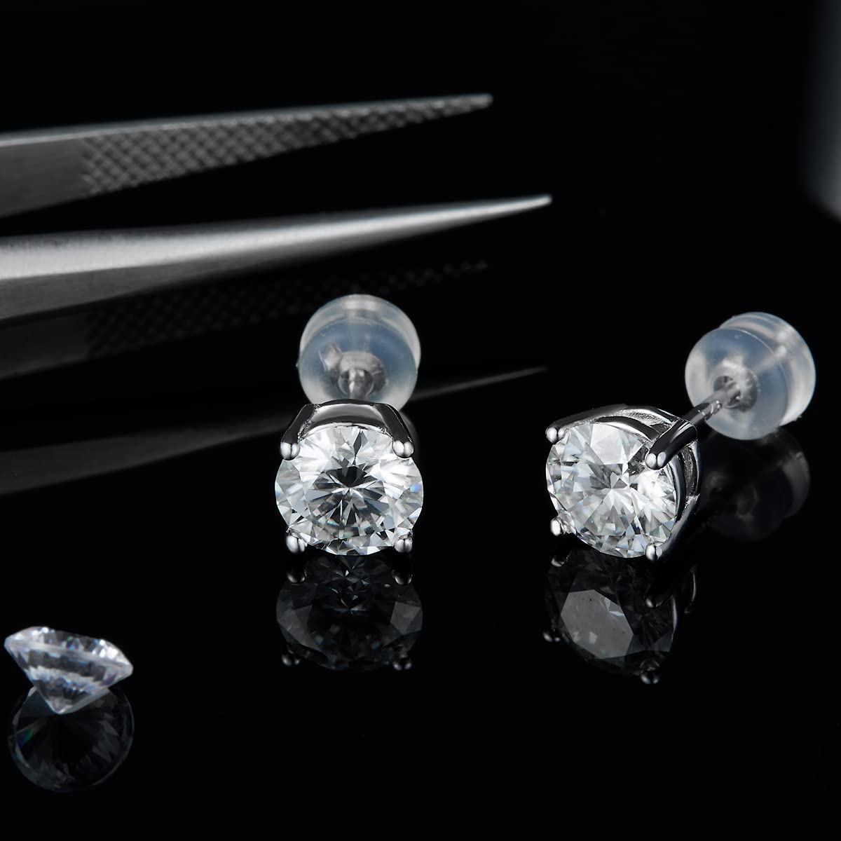 Moissanite Stud Earrings for Women & Men - 18K White Gold Plated 925 Sterling Silver - Lab Created Diamond Alternative - Perfect Gift for Anniversary, Birthday & Valentine's Day - Elegant Everyday & Formal Wear Jewelry