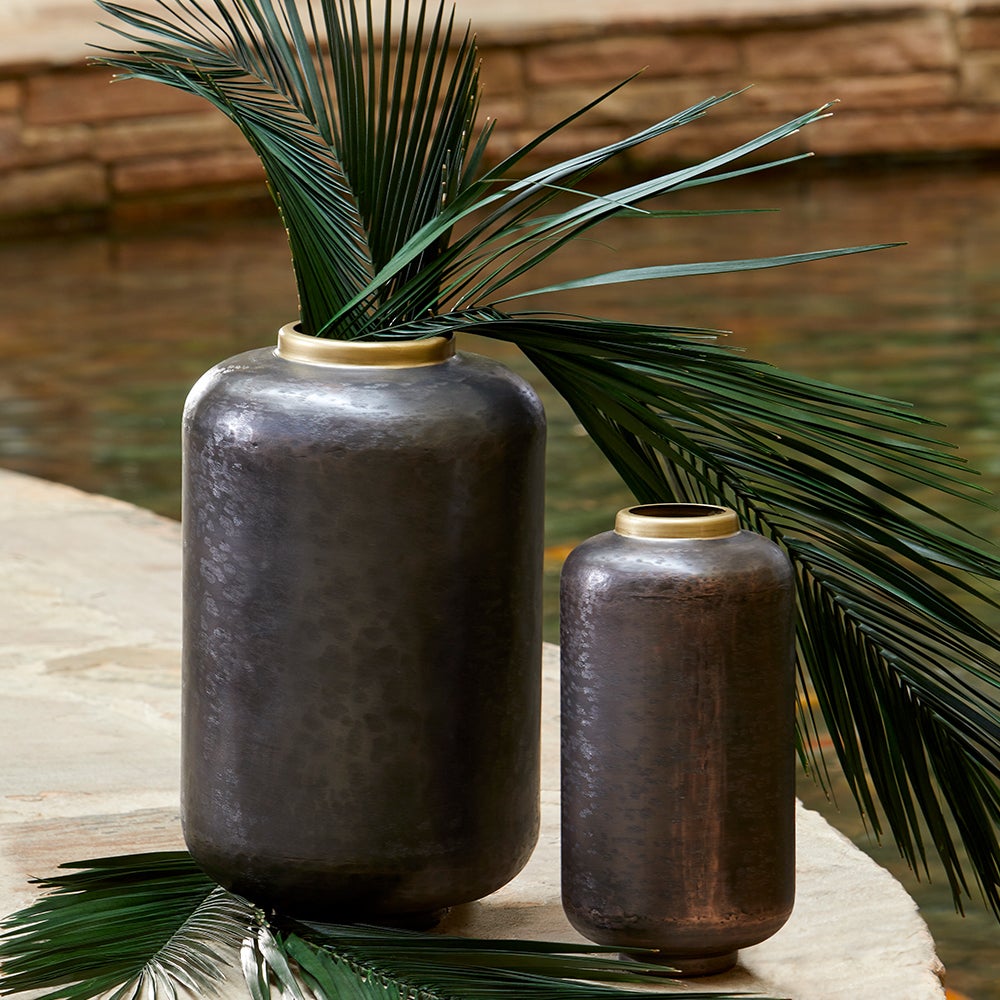 Cyan Design 11361 Akita Vase - Large Black Ceramic Vase for Home Decor, Centerpiece, Living Room, Dining Table, Office & Wedding Decorations