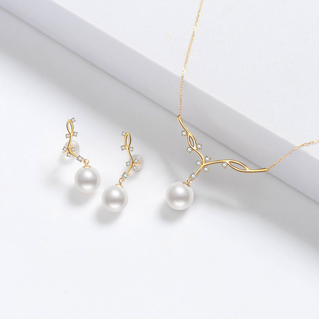 18K Gold Freshwater Pearl Necklace KN00084 | STARRY - Elegant Jewelry for Women, Perfect for Weddings, Parties & Special Occasions