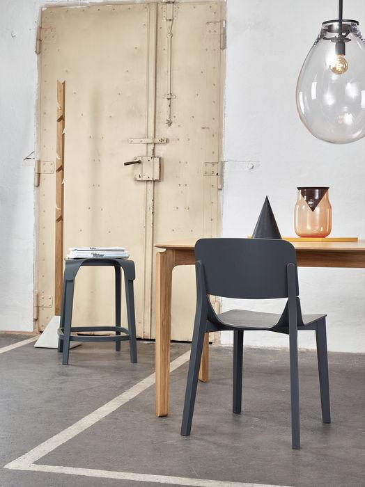 Modern Leaf-Shaped Dining Table by Ton - Elegant & Space-Saving Design for Small Apartments, Breakfast Nooks & Cozy Dining Areas