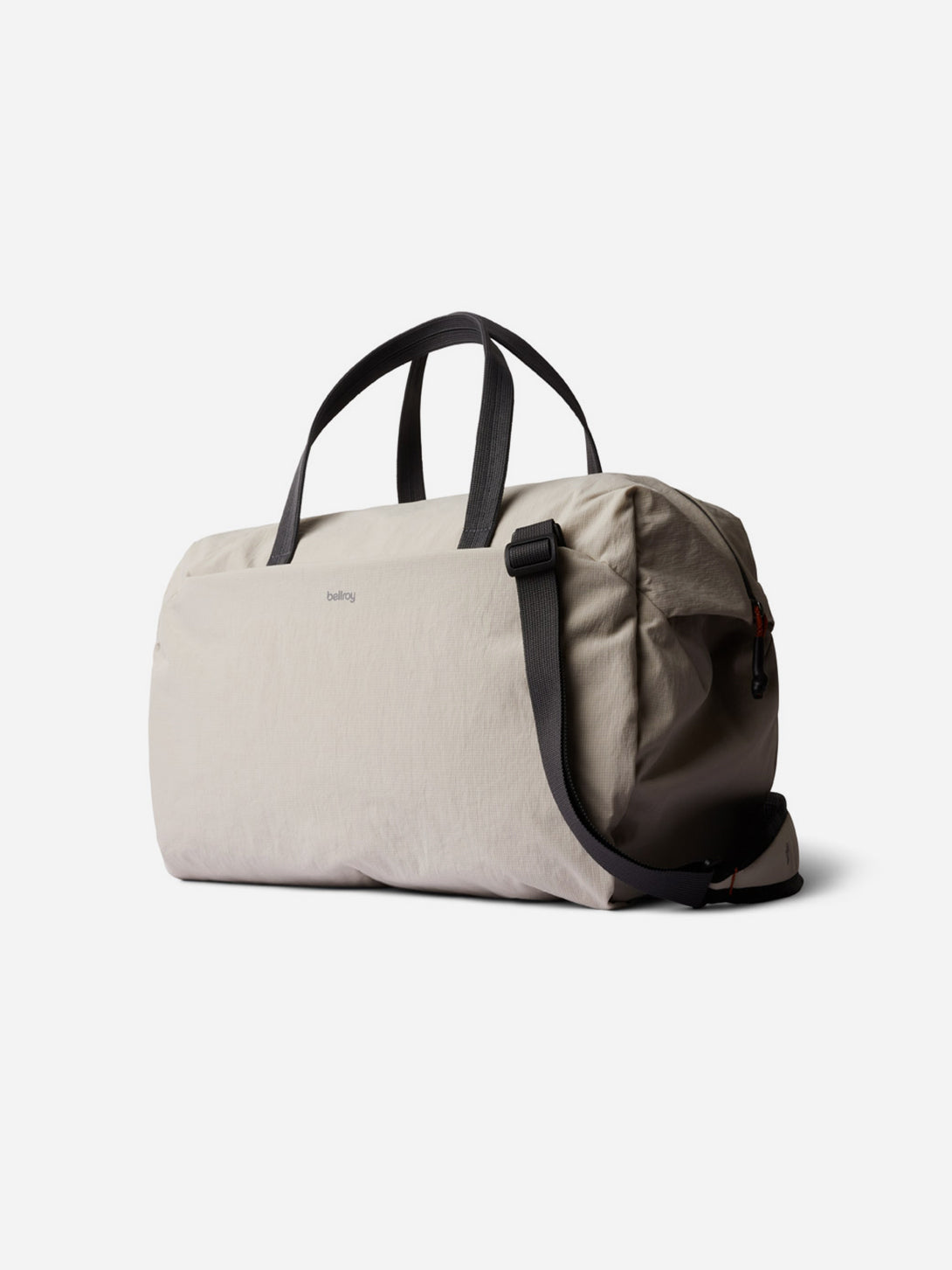 Bellroy Lite Duffel Bag - Lightweight Travel Duffel for Men & Women, Water-Resistant Carry-On Luggage for Gym, Work, Weekend Trips & Outdoor Adventures