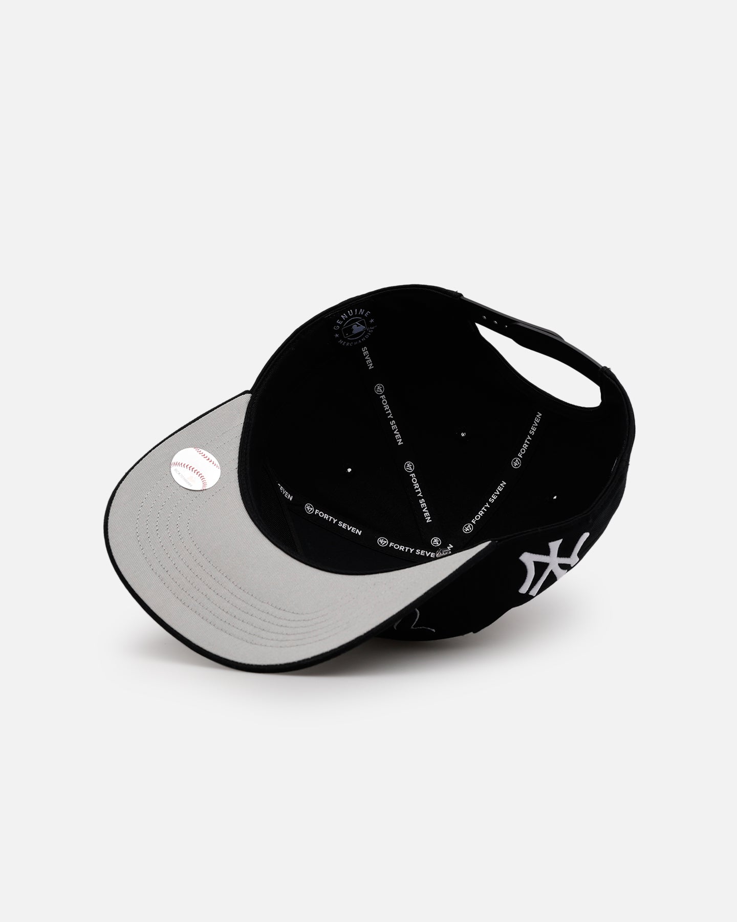 New York Yankees 'Black Dome Script' 47 Hitch Snapback Hat - Adjustable Black Baseball Cap for Men & Women - Perfect for Sports, Casual Wear & Fan Gifts