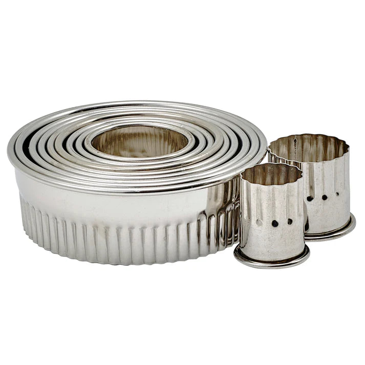 Winco 11-Piece Stainless Steel Fluted Round Cookie Cutter Set - Perfect for Baking Sugar Cookies, Pastries, and Holiday Treats