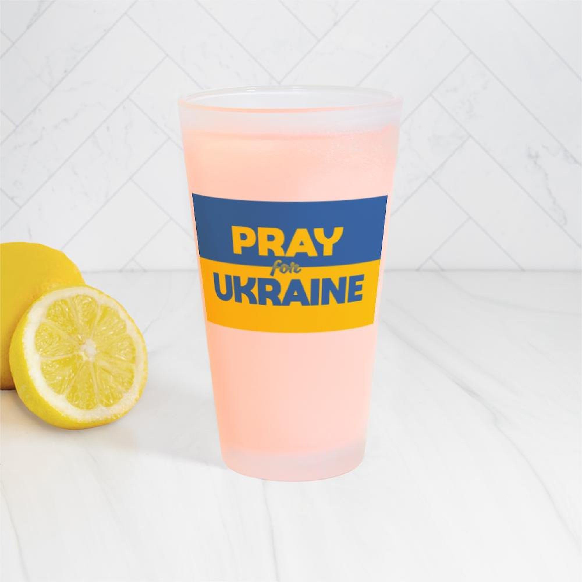 Pray For Ukraine 16 oz Pint Glass - Insulated Beer Mug for Pub, Bar & Home Use - Perfect for Drinking Beer, Cocktails & Beverages