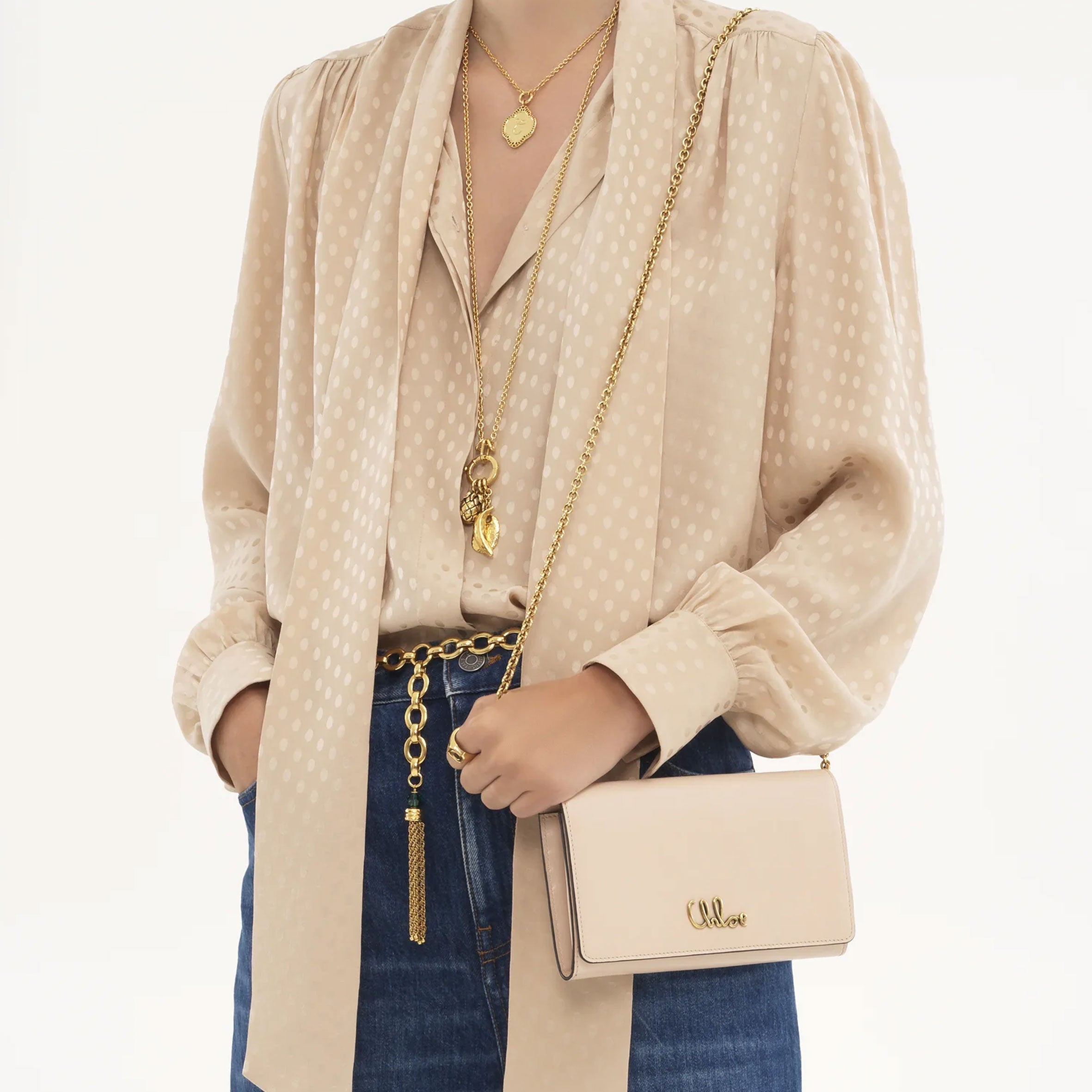 Chanel Classic Flap Wallet on Chain WOC in Cement Pink - Elegant Crossbody Bag for Women, Perfect for Evening Out & Daily Use