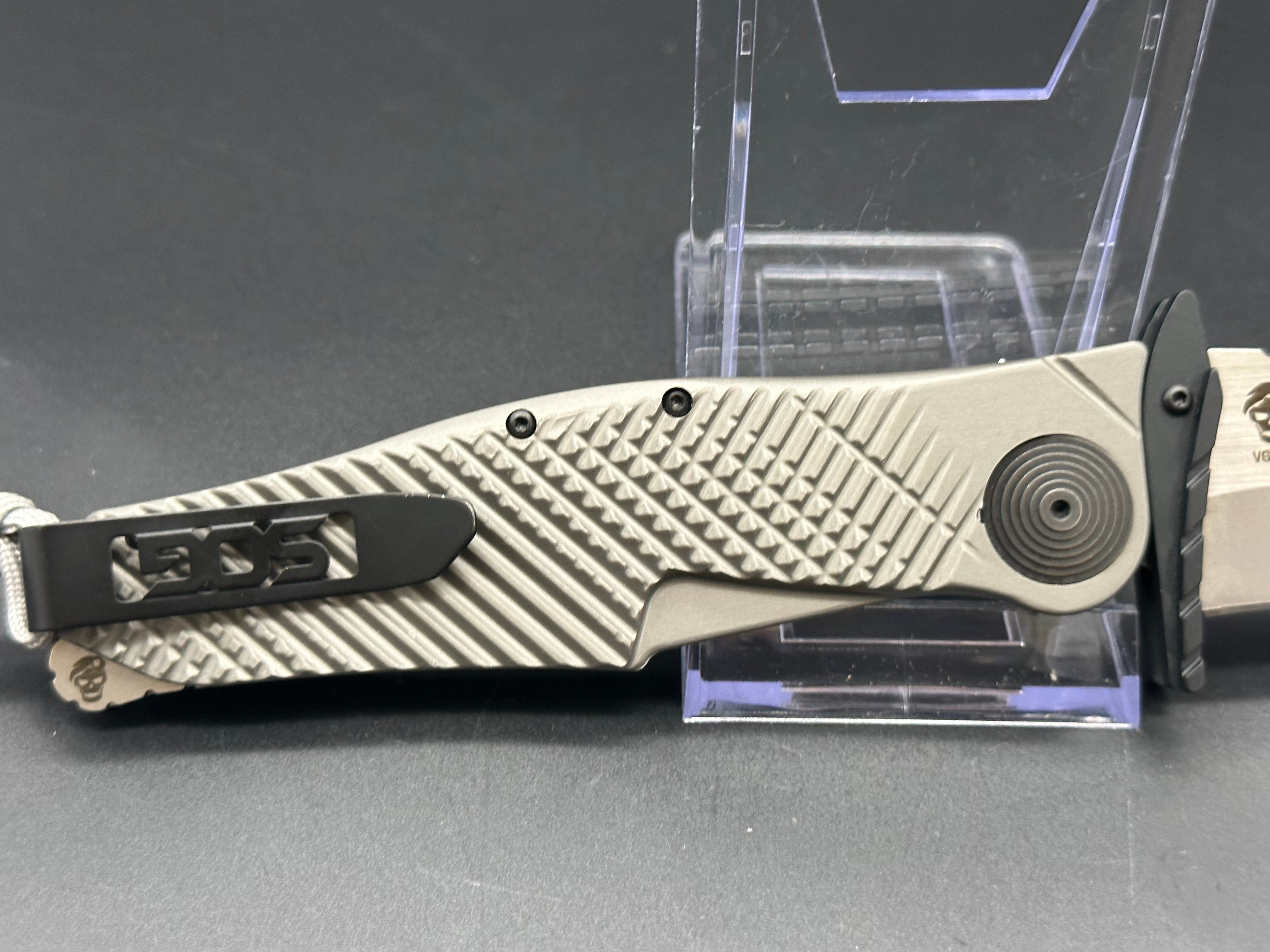 SOG Quake XL Multi-Tool - Heavy Duty Survival Knife with Pliers, Saw & 19 Tools for Camping, Hiking & Outdoor Adventures