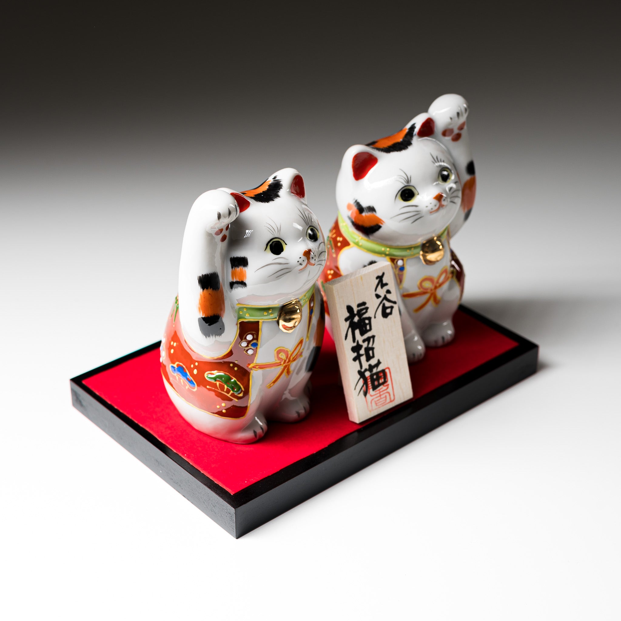Kutani Ware Lucky Cat Ornament Pair - Japanese Fuku Maneki Neko for Home Decor & Good Fortune | Perfect for Living Room, Office Desk & Gift Giving