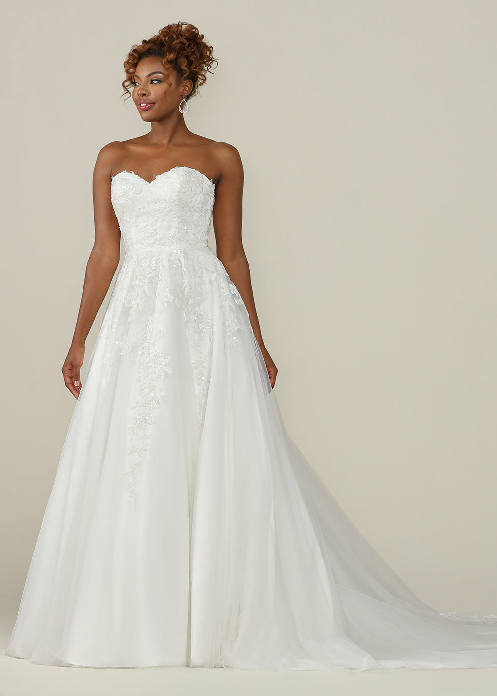 Elegant London Strapless Sweetheart Lace and Tulle Ball Gown Wedding Dress for Brides - Perfect for Formal Events, Prom, and Evening Galas
