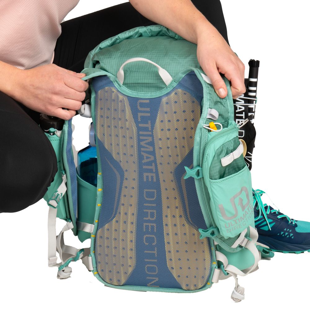 Ultimate Direction Women's Fastpackher 20 - Lightweight Running Backpack for Hiking, Trail Running & Outdoor Adventures | Perfect for Day Trips & Travel Gear