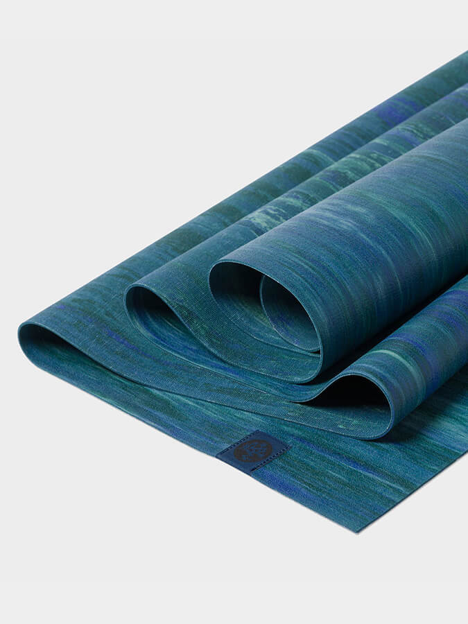 Manduka eKO SuperLite Travel Yoga Mat 1.5mm - Eco-Friendly & Lightweight for Yoga, Pilates & Travel - Perfect for Home, Studio & Outdoor Workouts