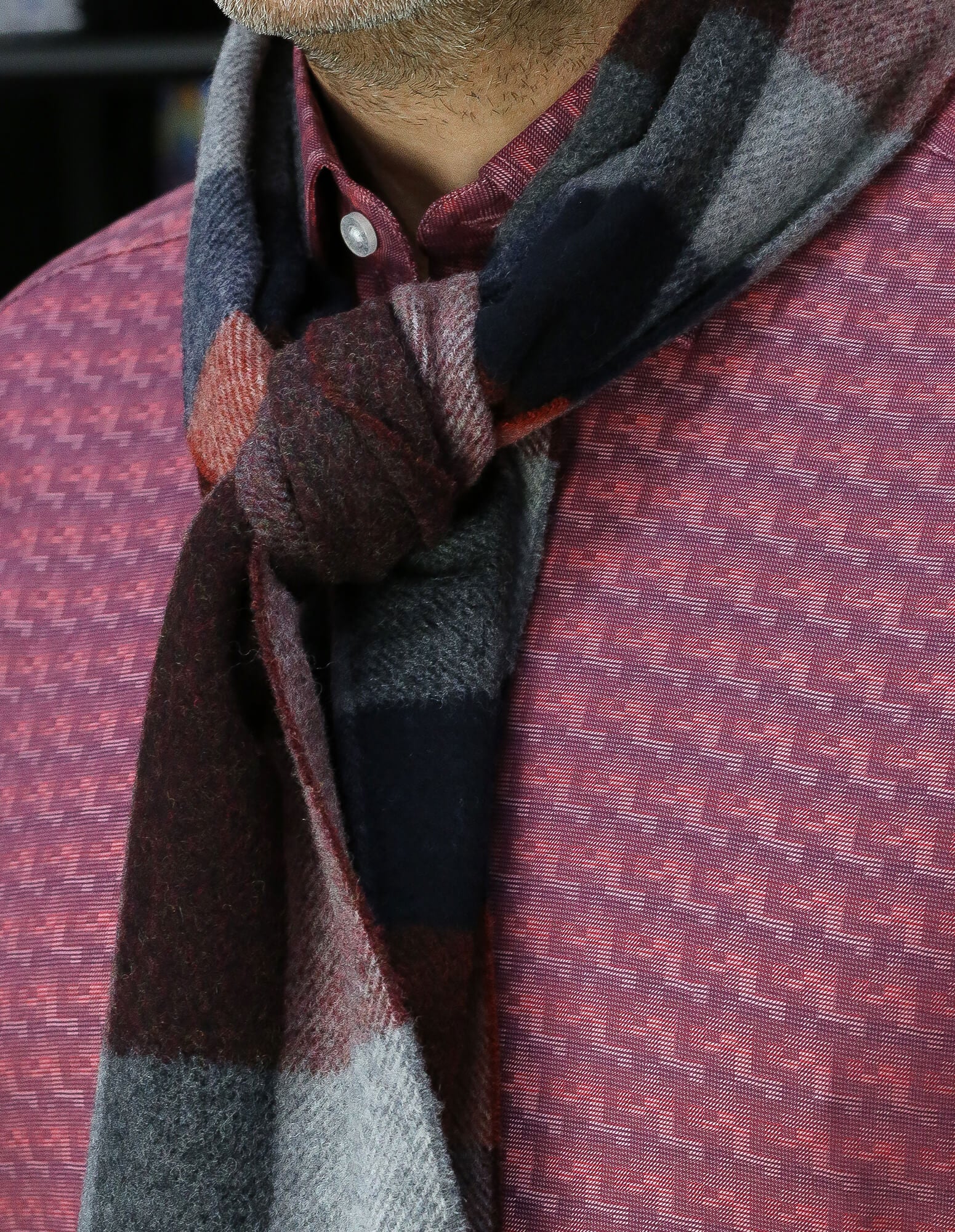 DÉCLIC Cervino Check Scarf for Women - Soft Plaid Winter Scarf in Burgundy - Perfect for Cold Weather, Office, and Outdoor Activities