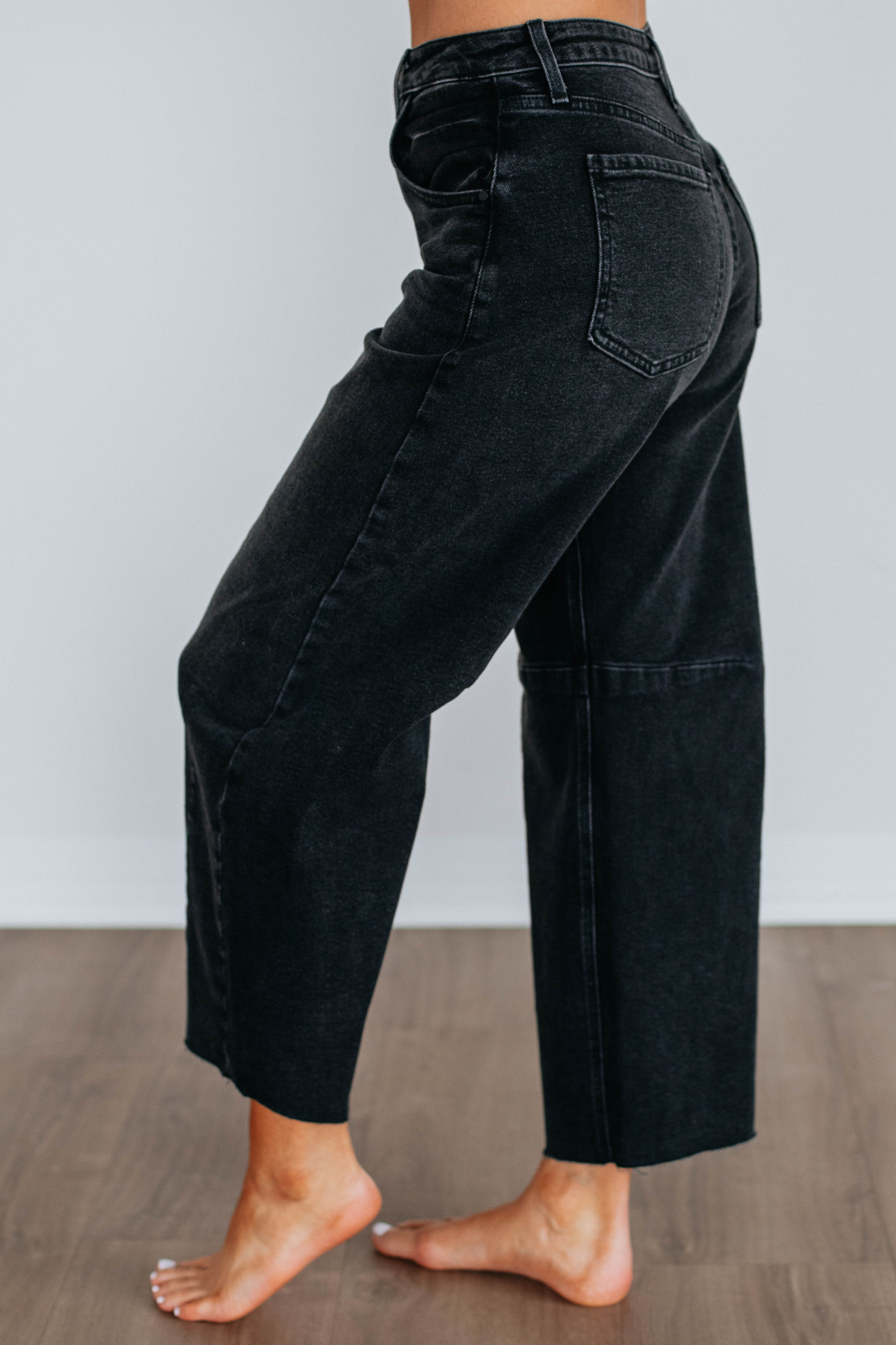 Beatrix JBD Vintage Black High Waist Jeans for Women - Retro Distressed Denim Pants - Perfect for Casual Outfits & Streetwear Fashion