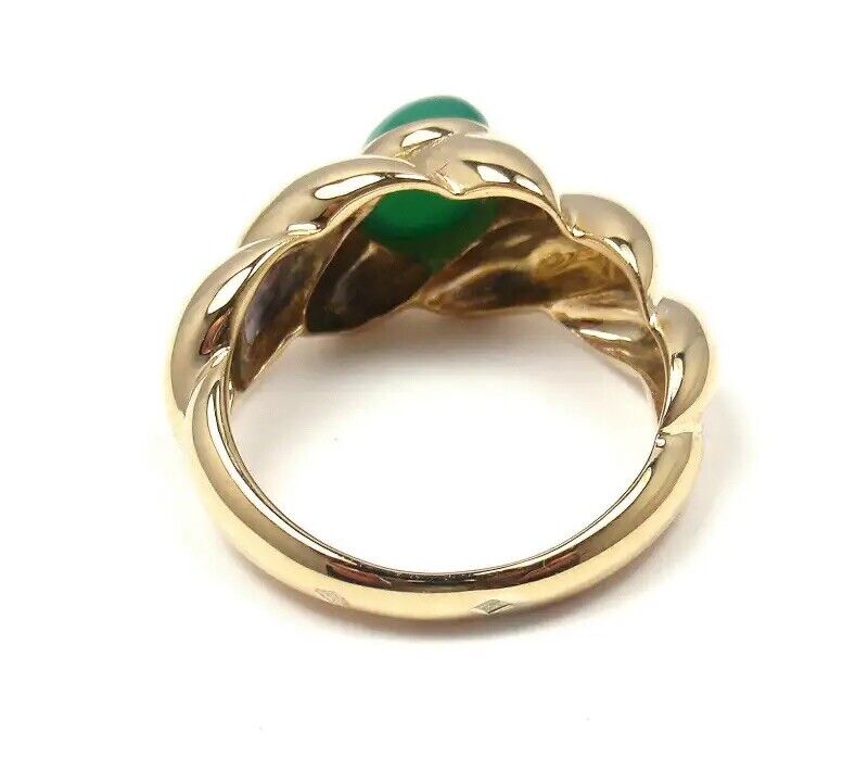 Authentic Van Cleef & Arpels 18k Yellow Gold Green Chalcedony Ring - Vintage Luxury Jewelry for Women, Perfect for Weddings, Anniversaries & Special Occasions